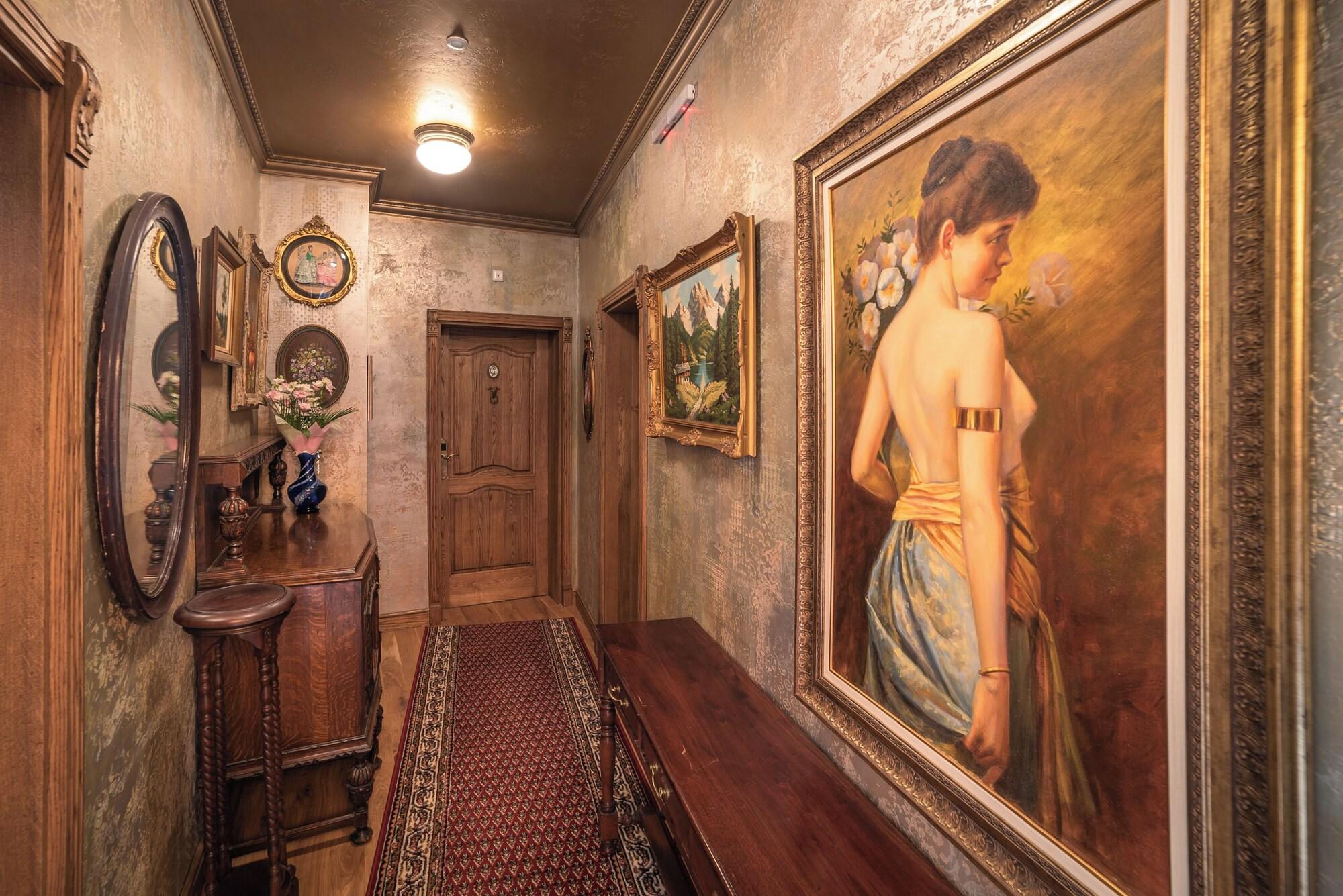 Varios Bey House Royal Hotel