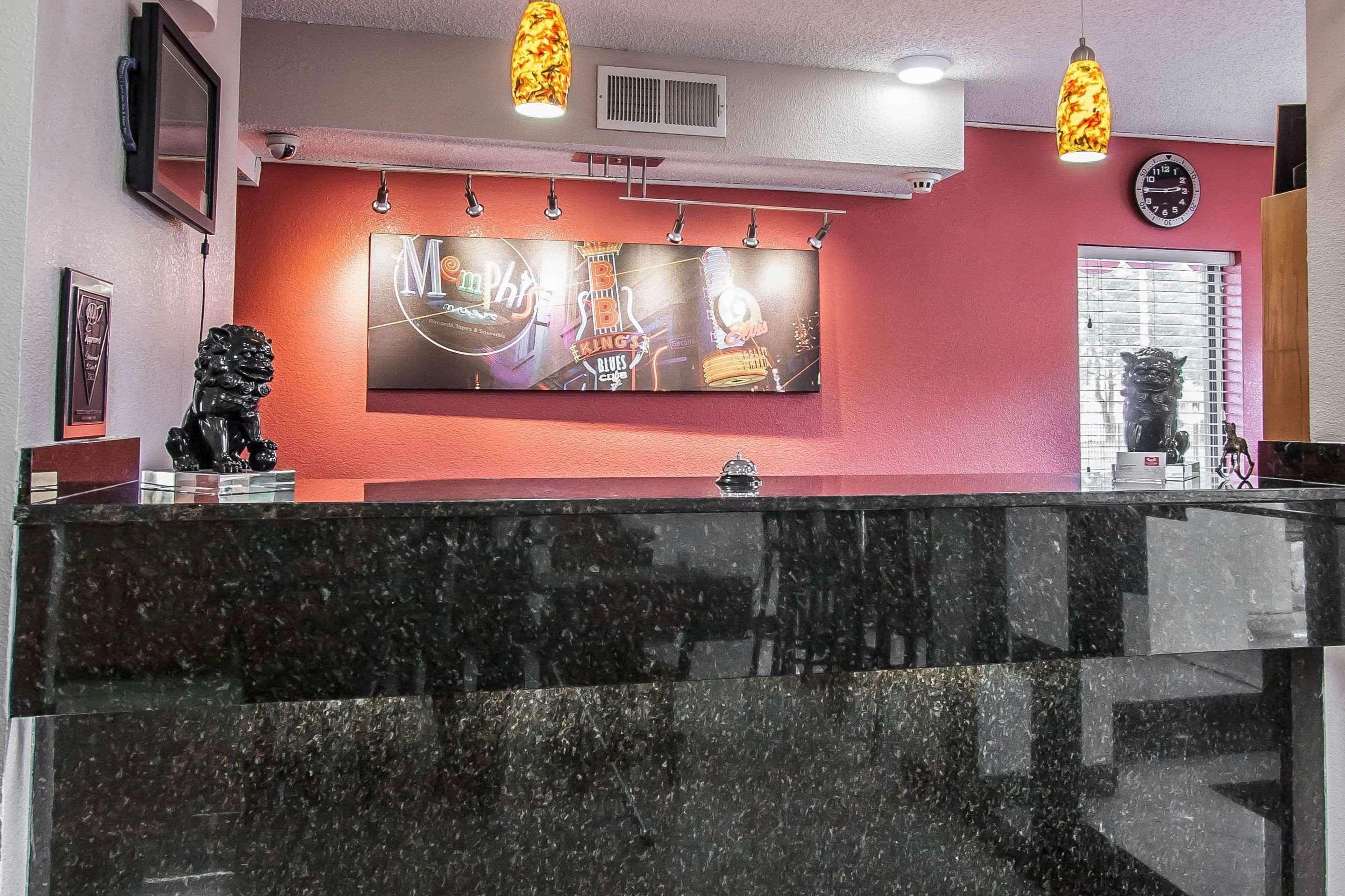 Vista Lobby Econo Lodge Inn & Suites Memphis East