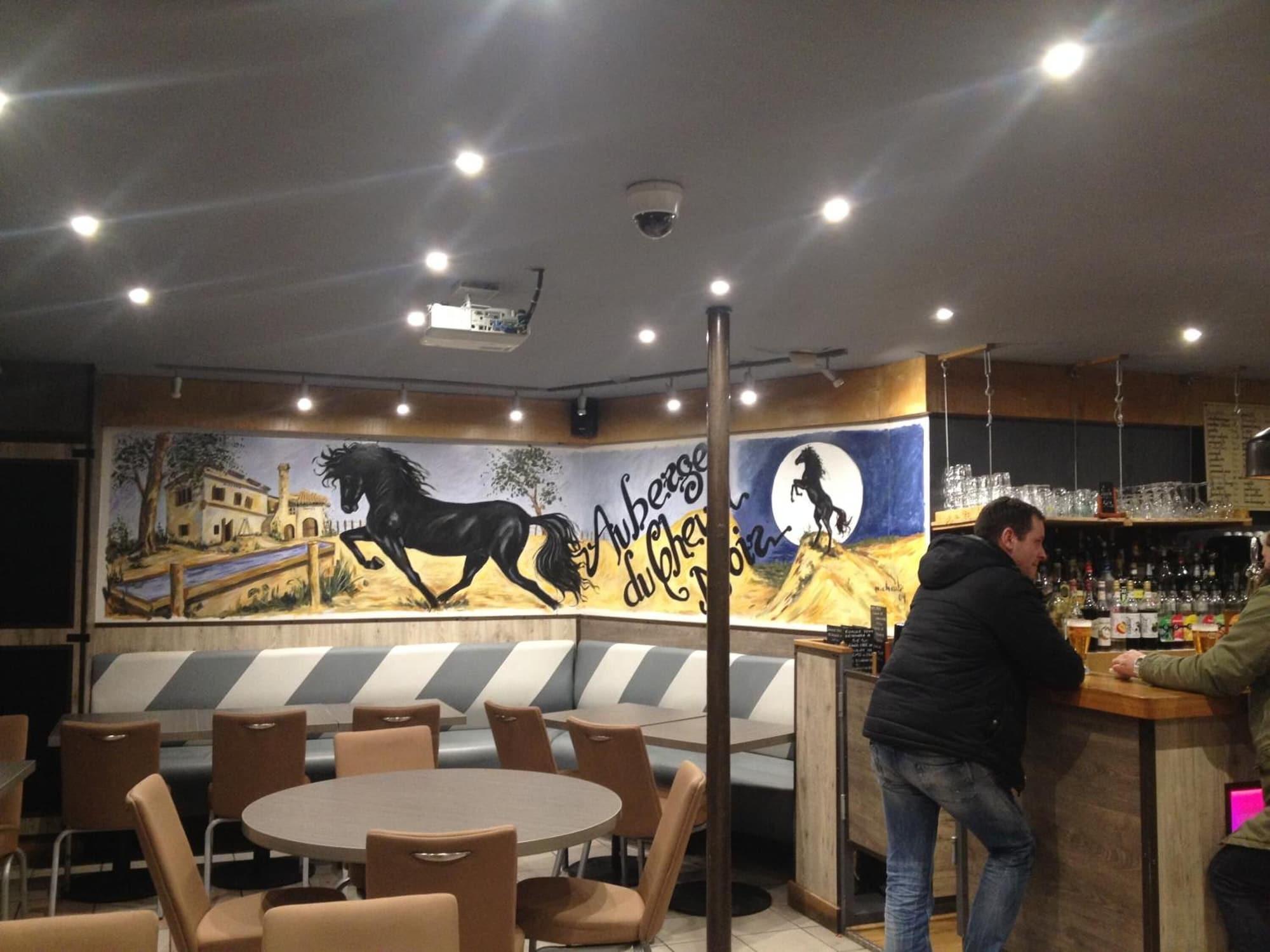 Bar/Salón Hôtel le Cheval Noir