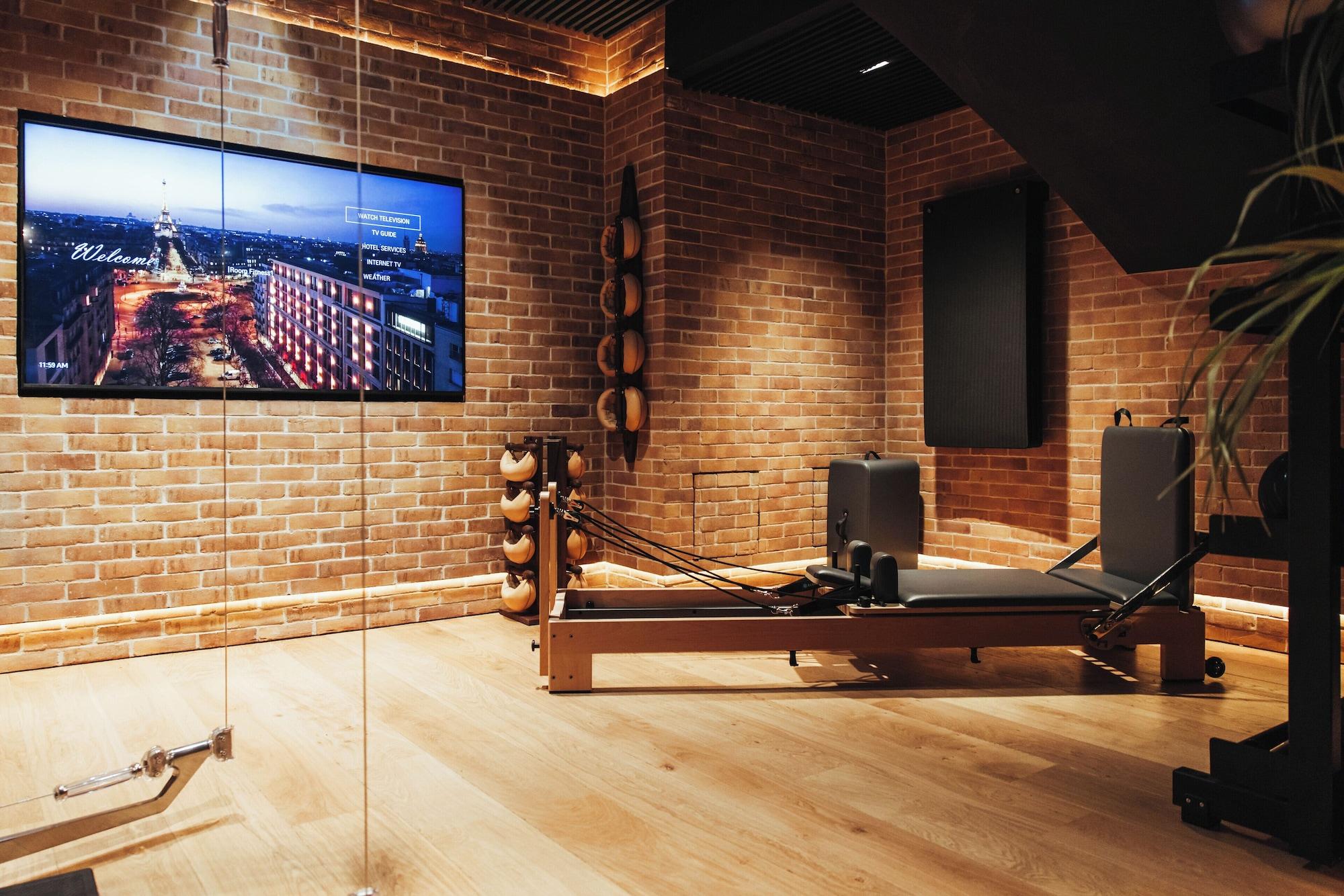 Gimnasio Sax Paris, LXR Hotels & Resorts