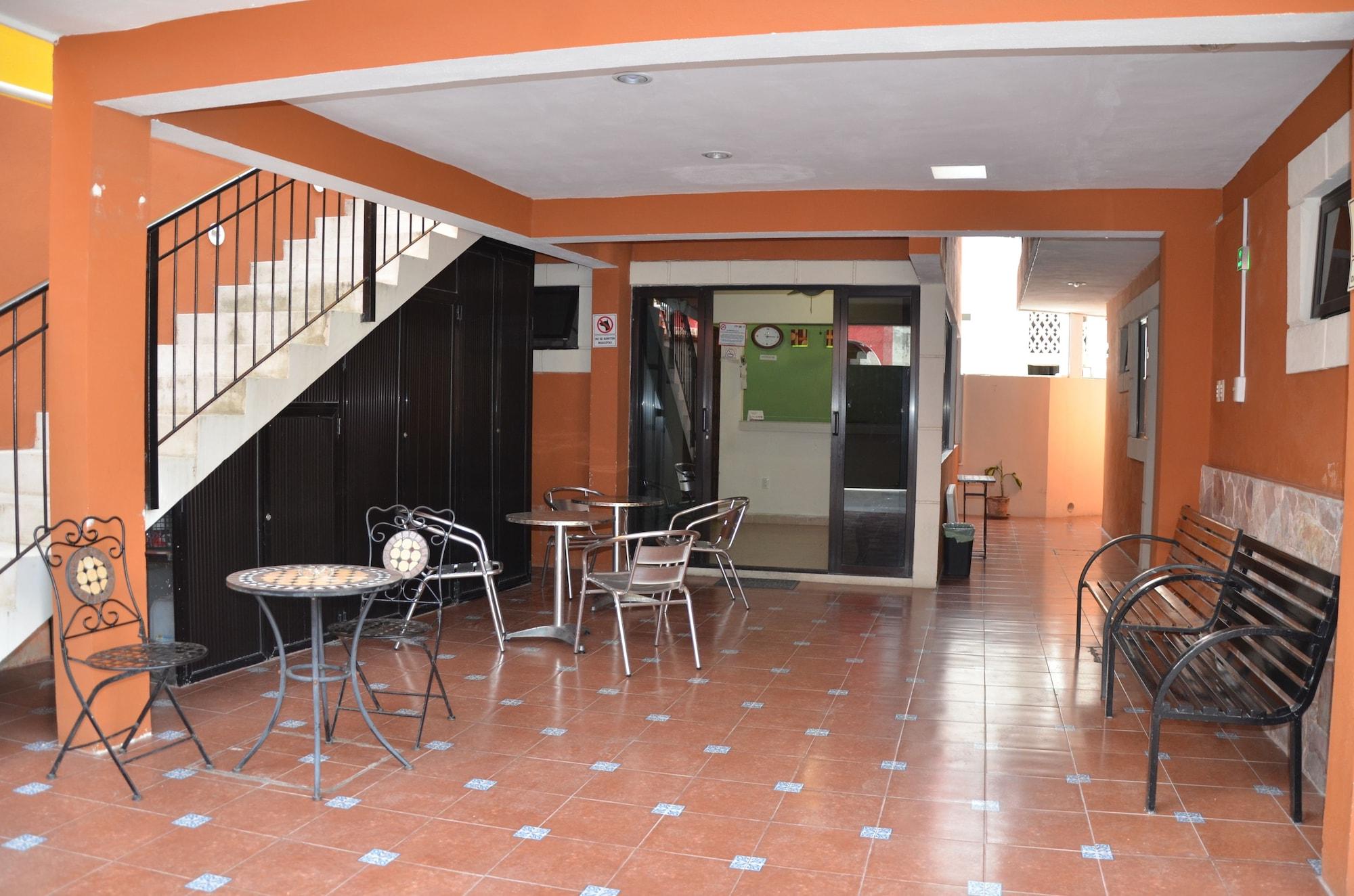 Vista Lobby Terracota Corner Room