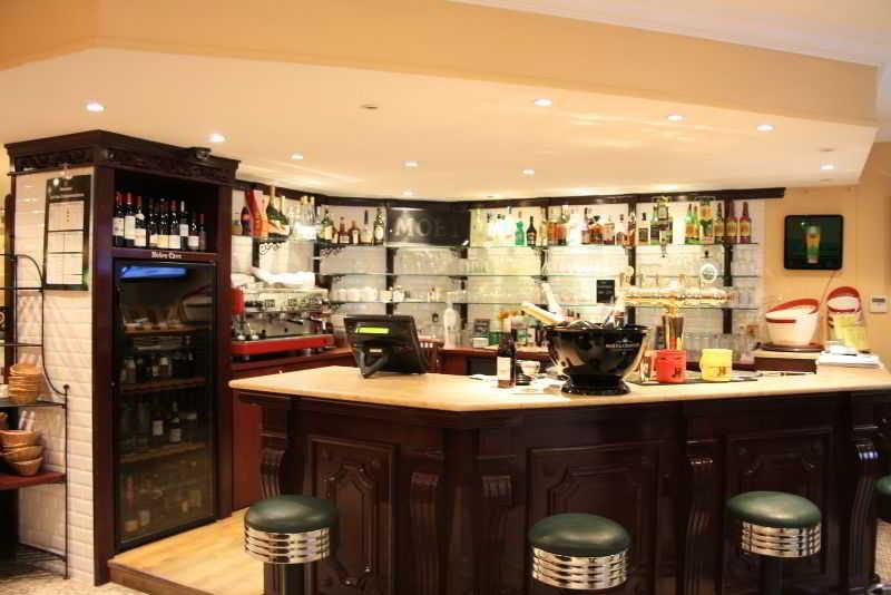 Bar/Salón B&B Hotel Le Havre Centre Gare