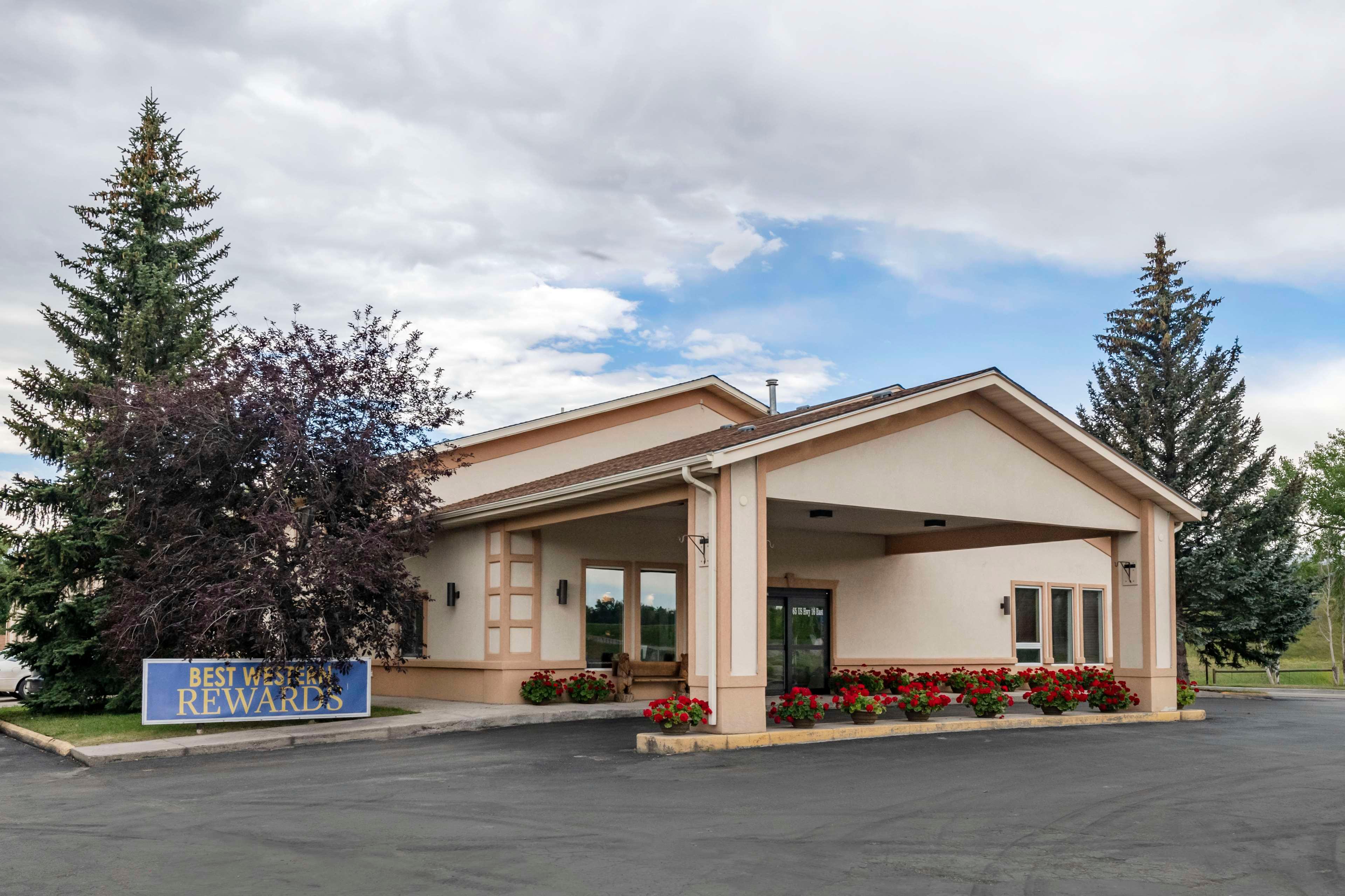 Vista Exterior SureStay Plus Hotel by Best Western Buffalo