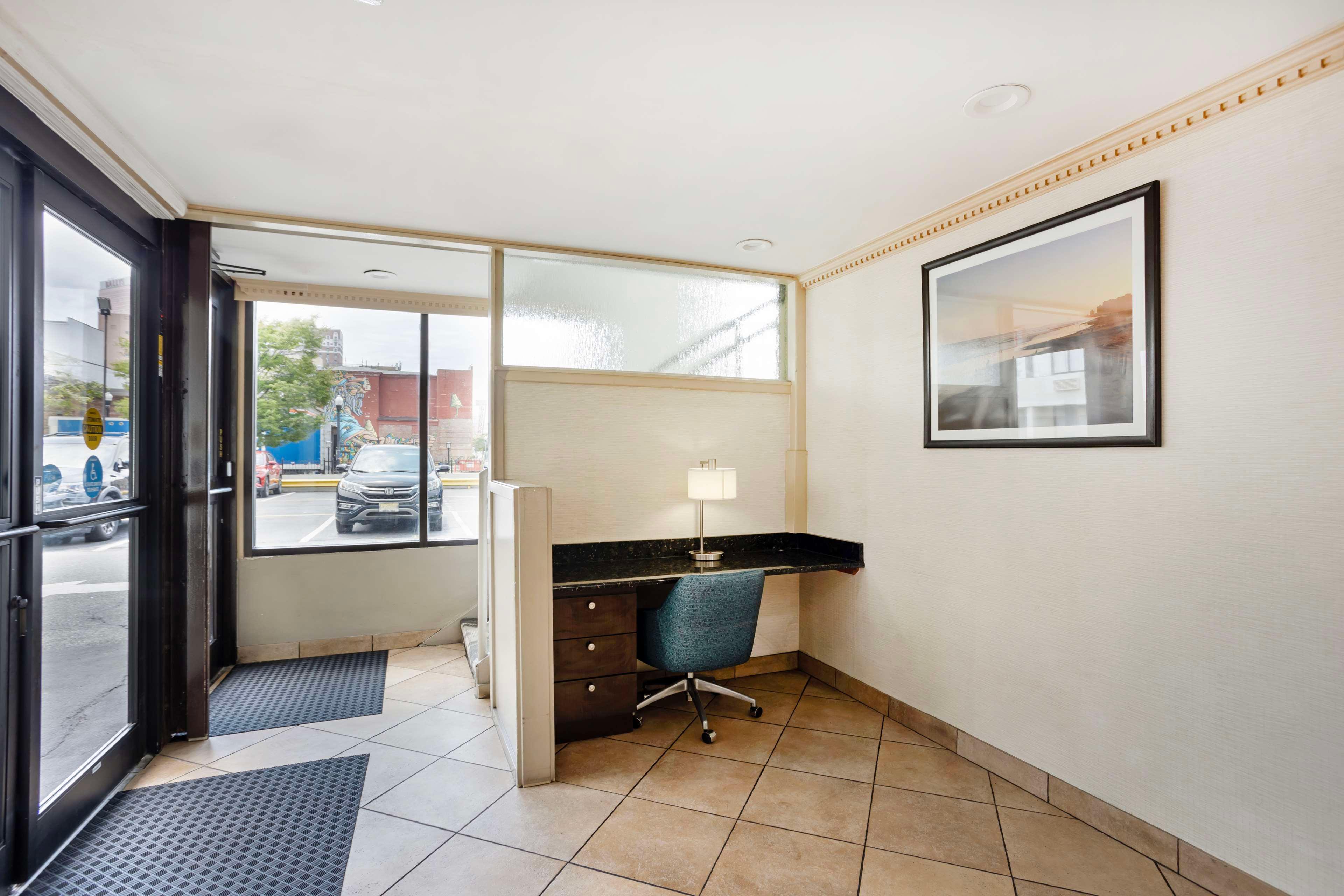 Vista Lobby Best Western Atlantic City Beach Block