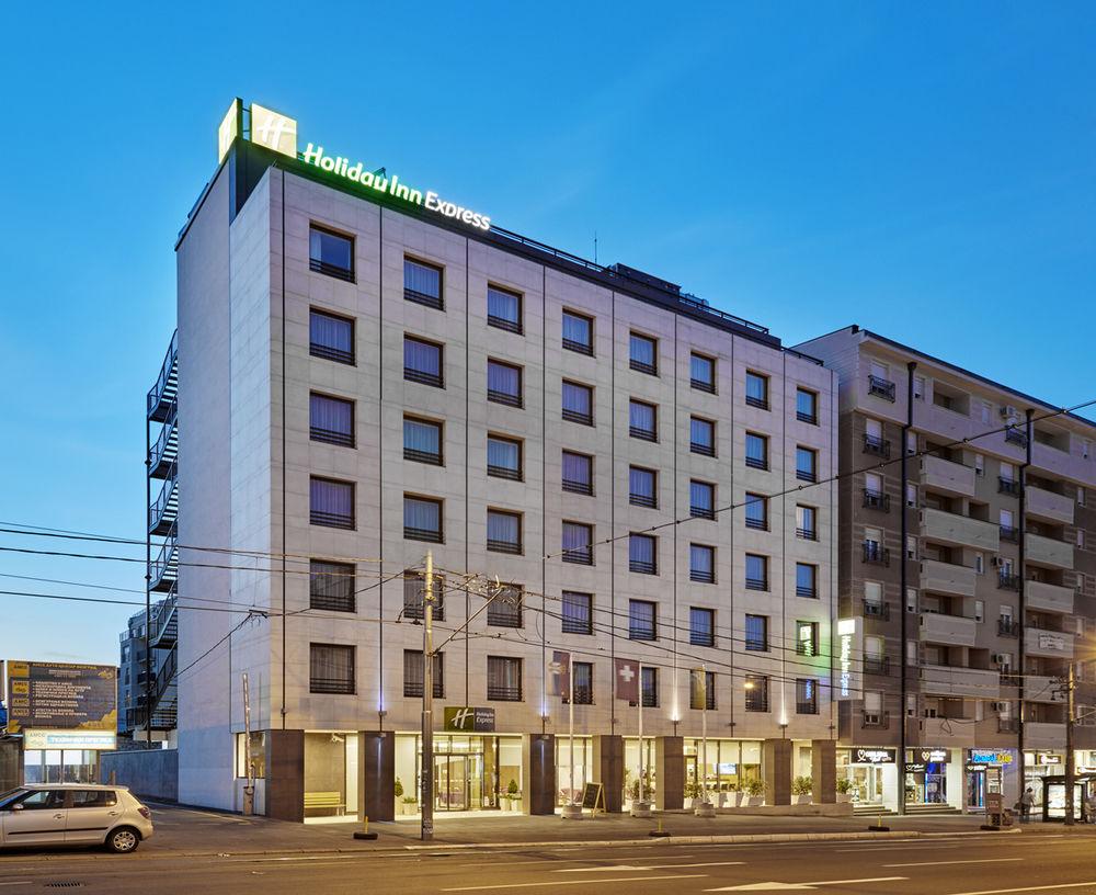 Vista Exterior Holiday Inn Express Belgrade - City