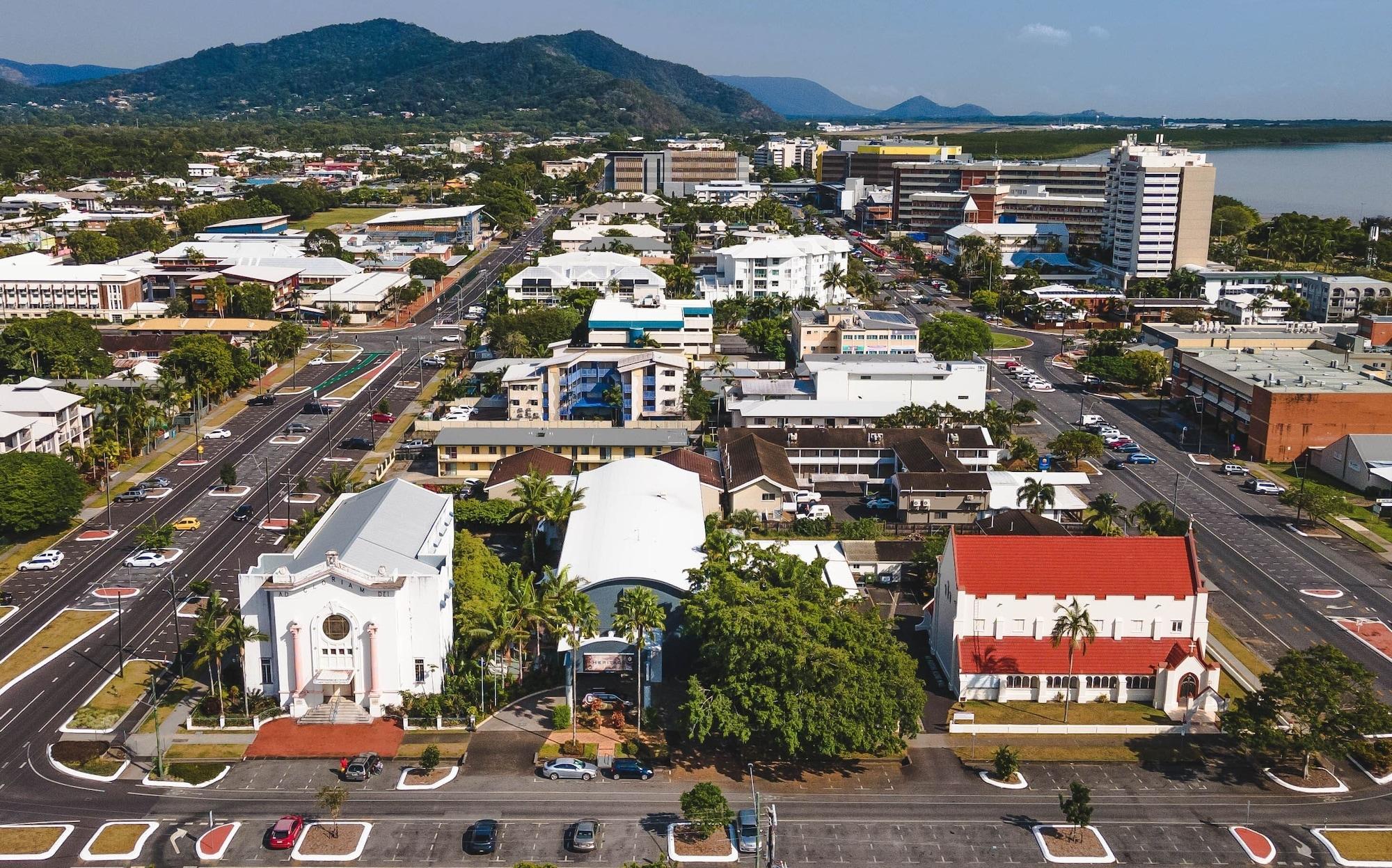 Vista Exterior Heritage Cairns
