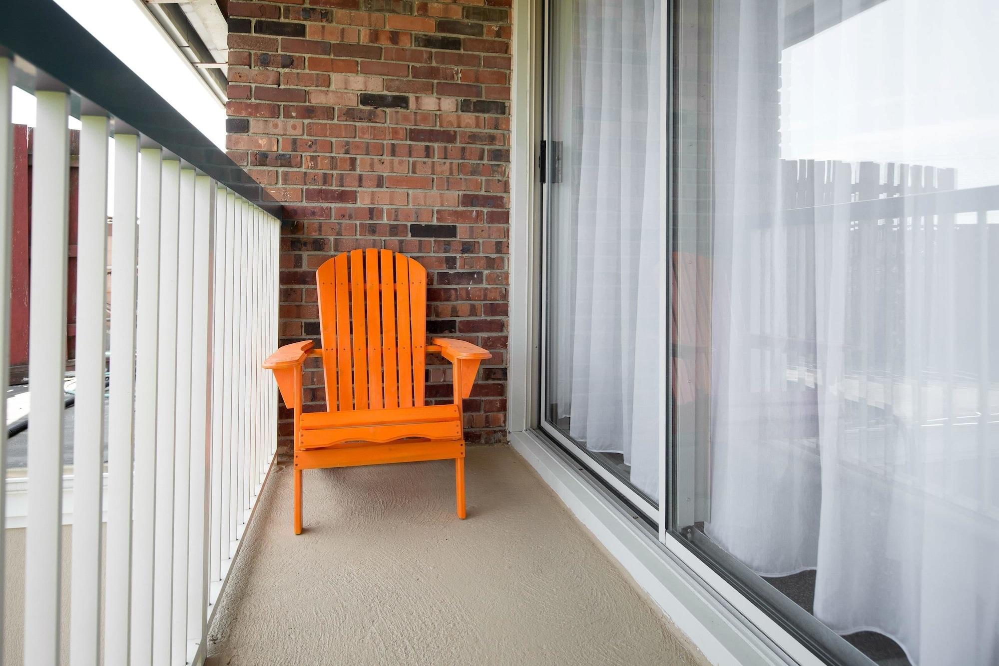 Basics Howard Johnson Hotel by Wyndham Toms River