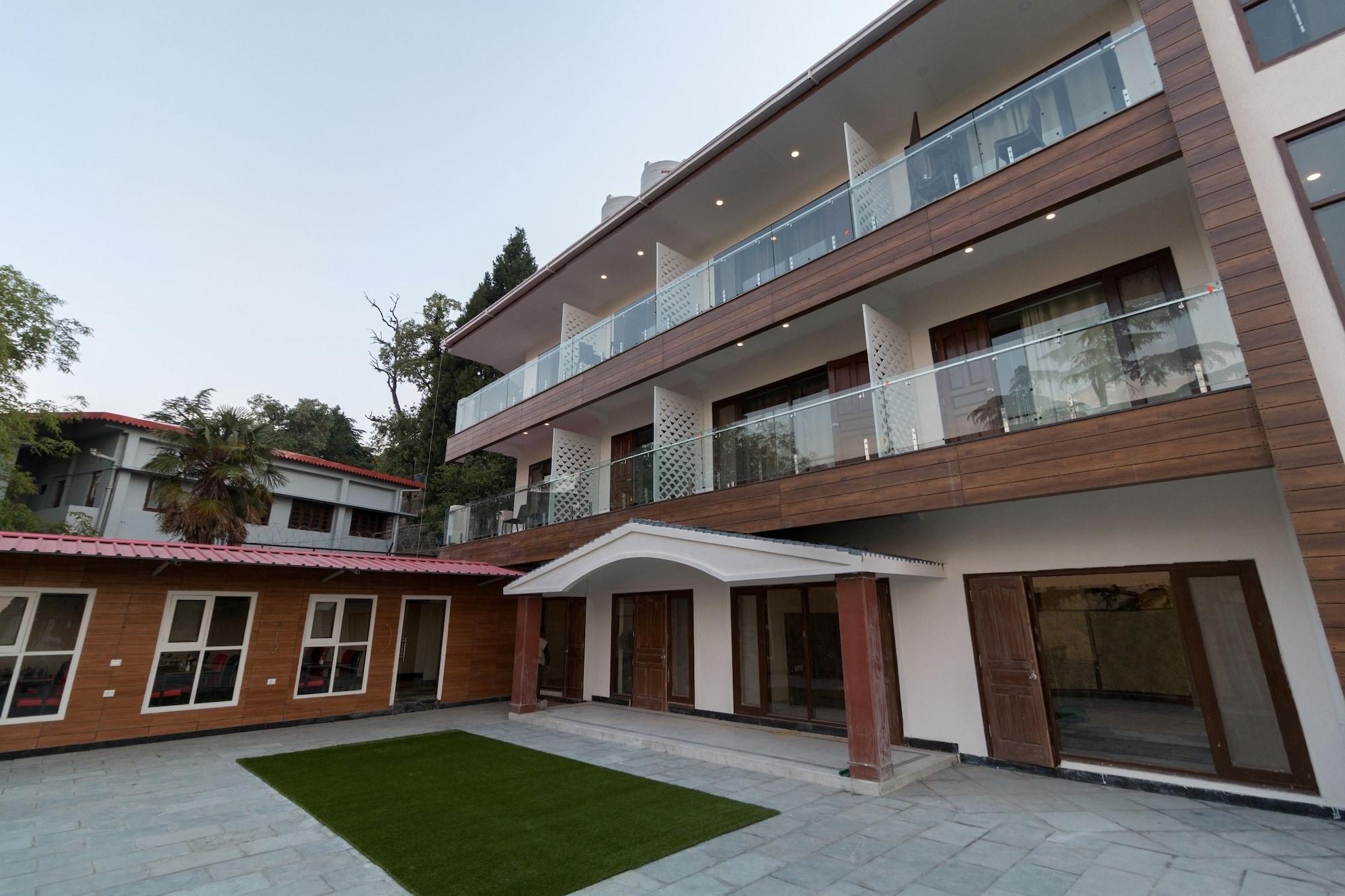 Vista Exterior Hotel Seven Oaks