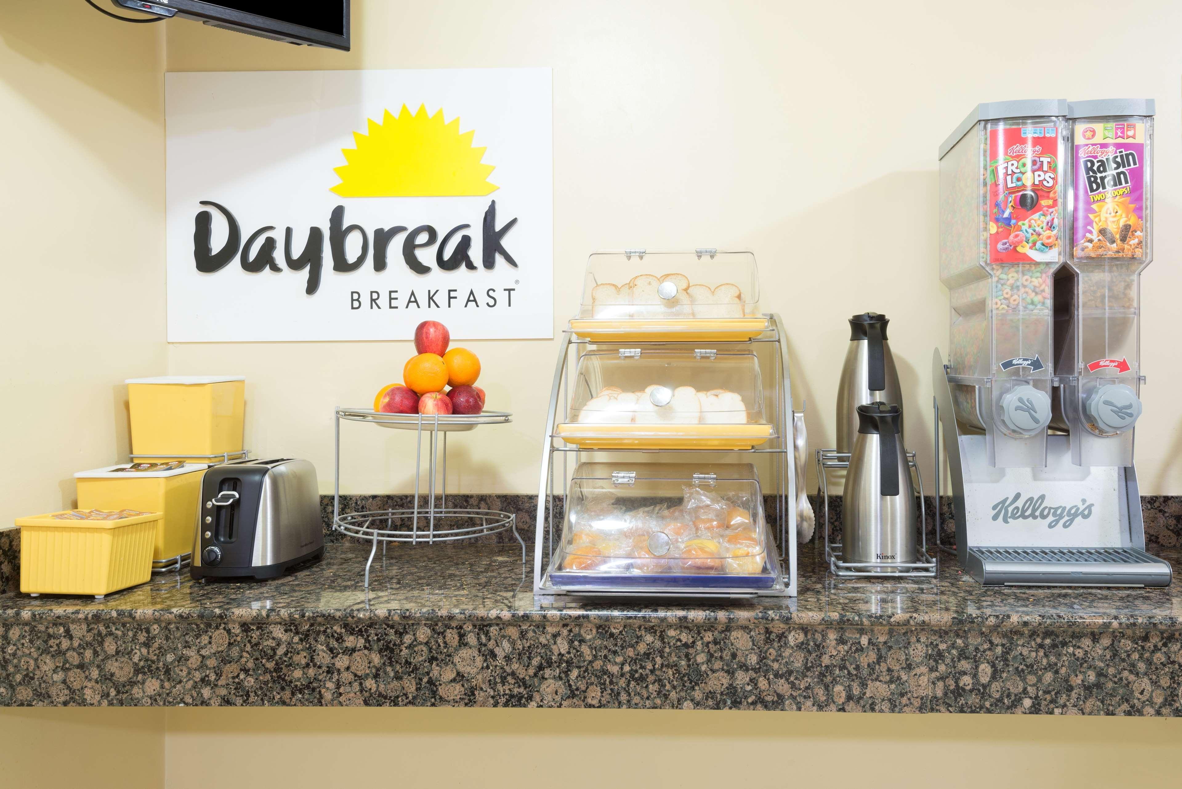 Restaurant Knights Inn Philadelphia