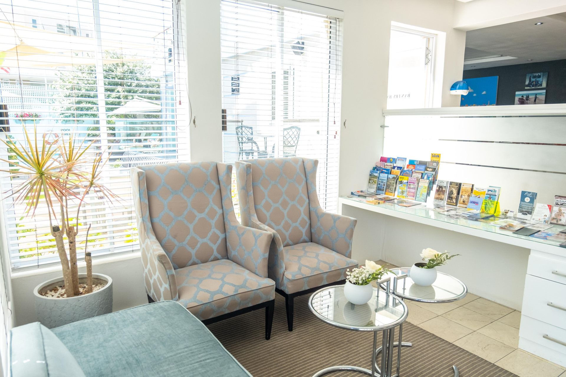 Vista Lobby The Bantry Aparthotel by Totalstay