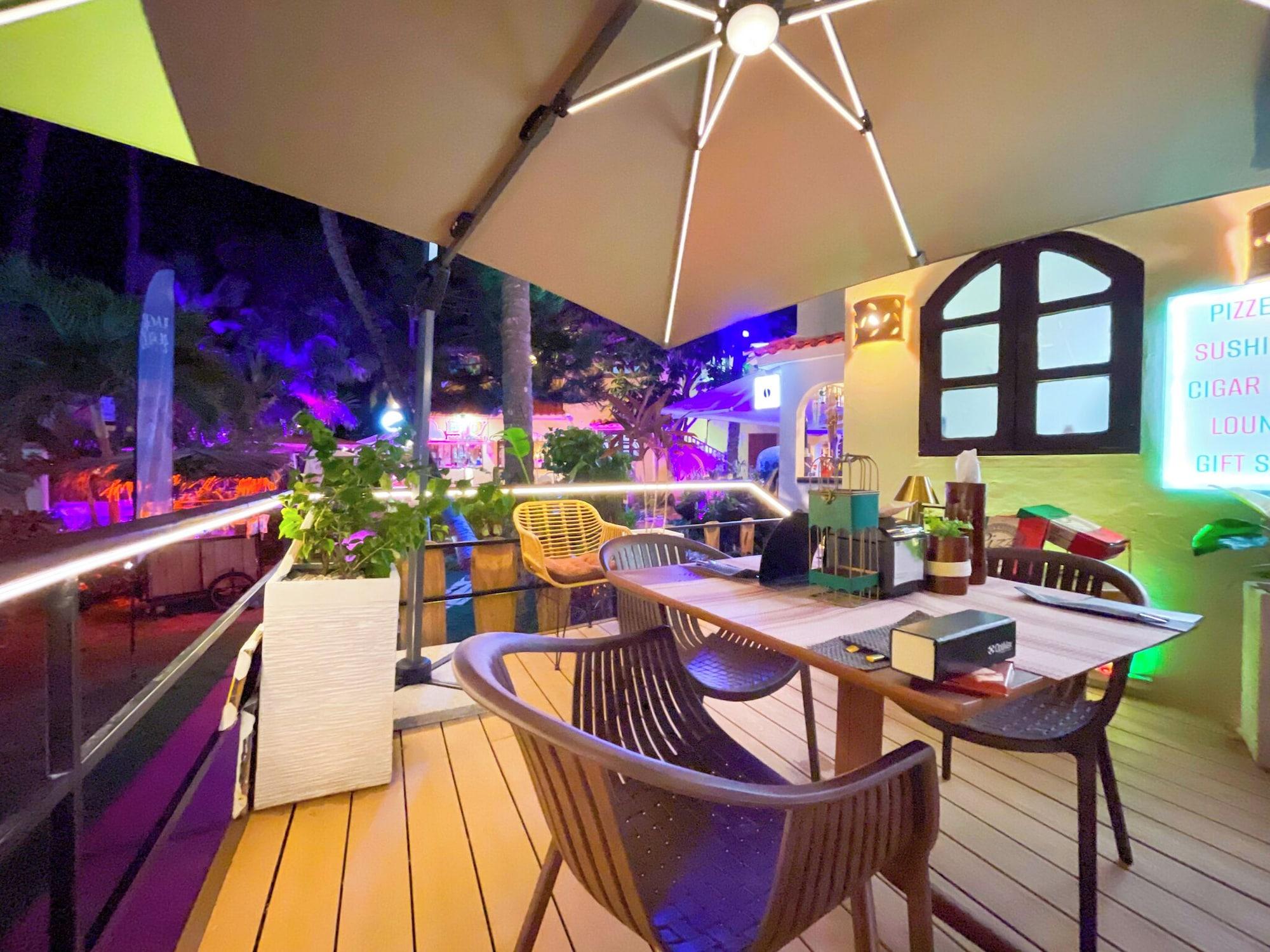 Restaurant MINI STUDIOS BEACH