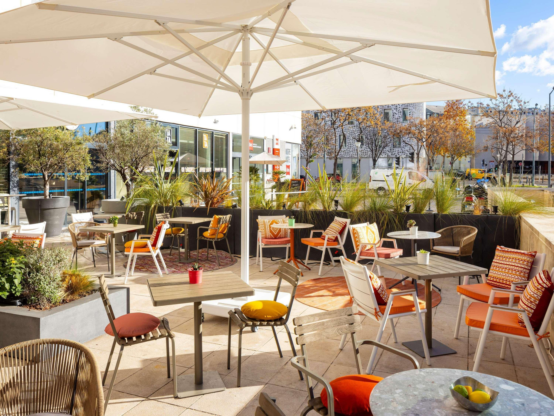 Restaurant Novotel Suites Marseille Centre Euromed