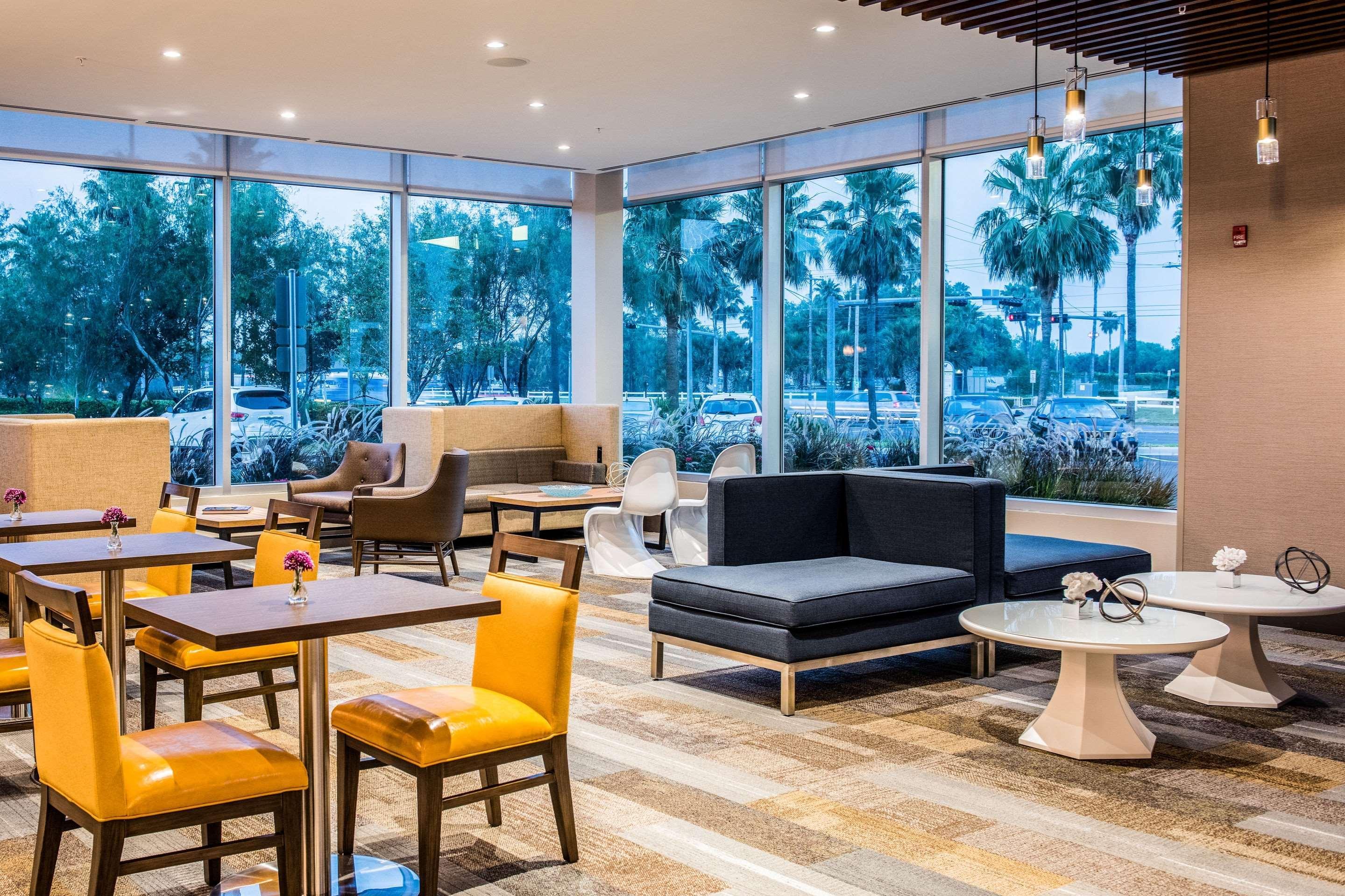 Restaurant Cambria Hotel McAllen Convention Center