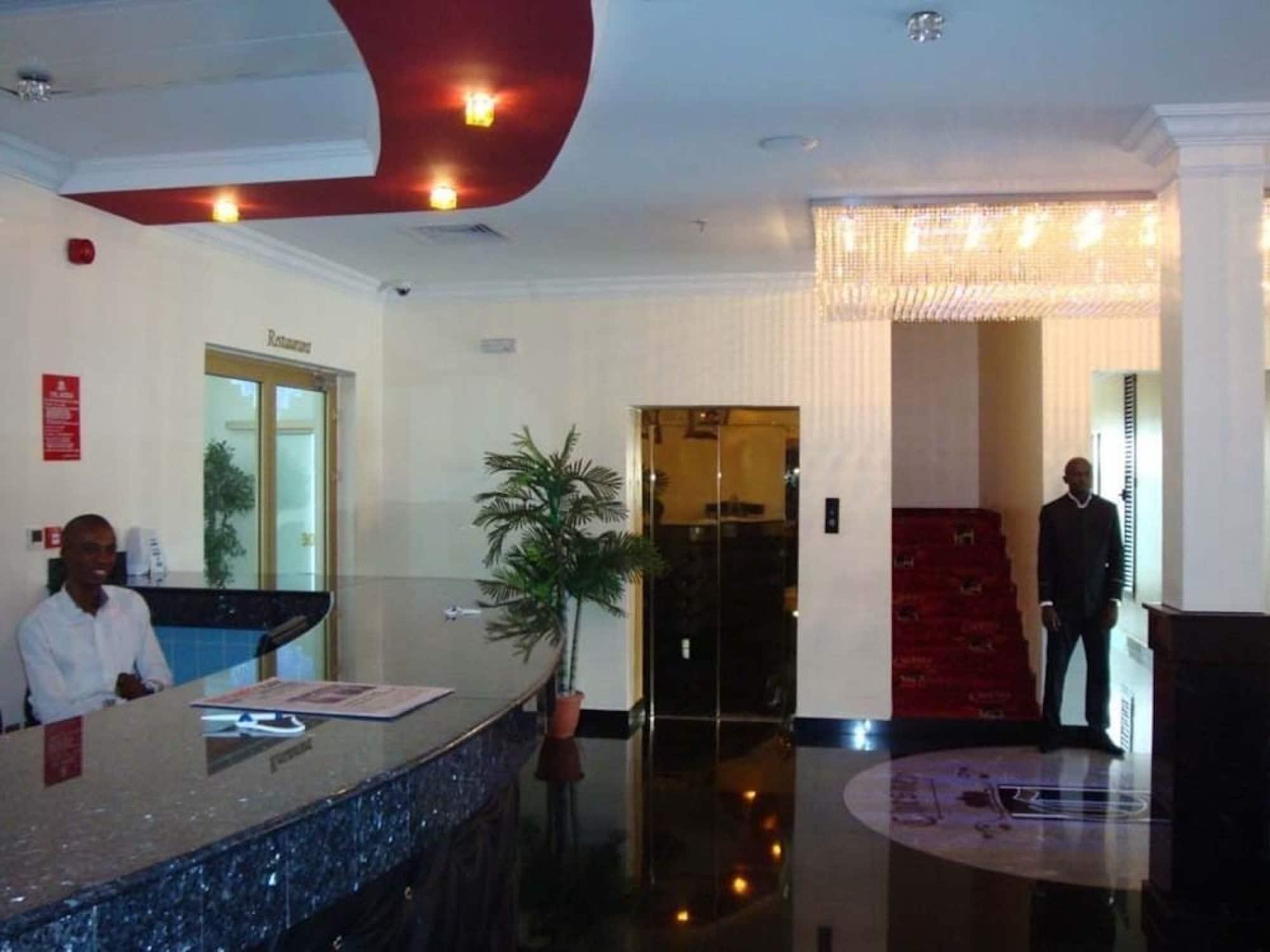 Vista Lobby Chesney Hotel