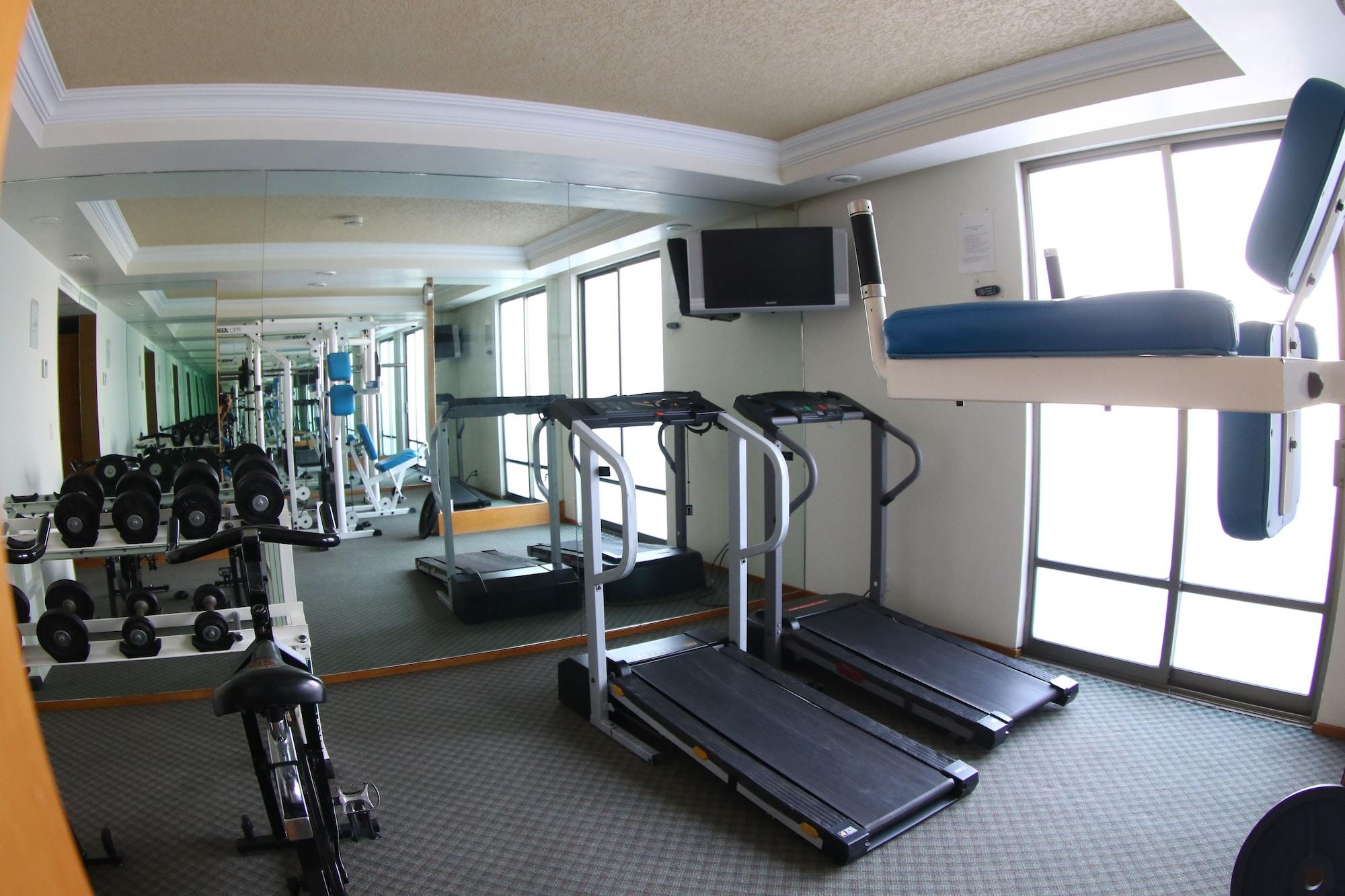 Gimnasio Hotel Horizon and Convention Center