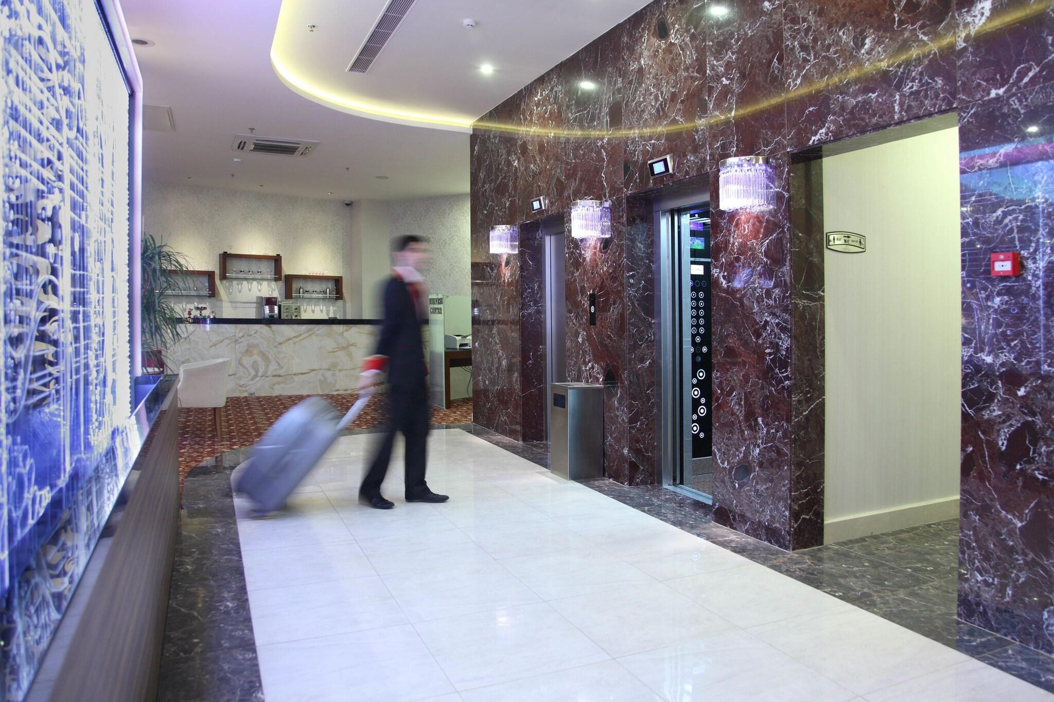 Vista Lobby Otel Senbayrak City