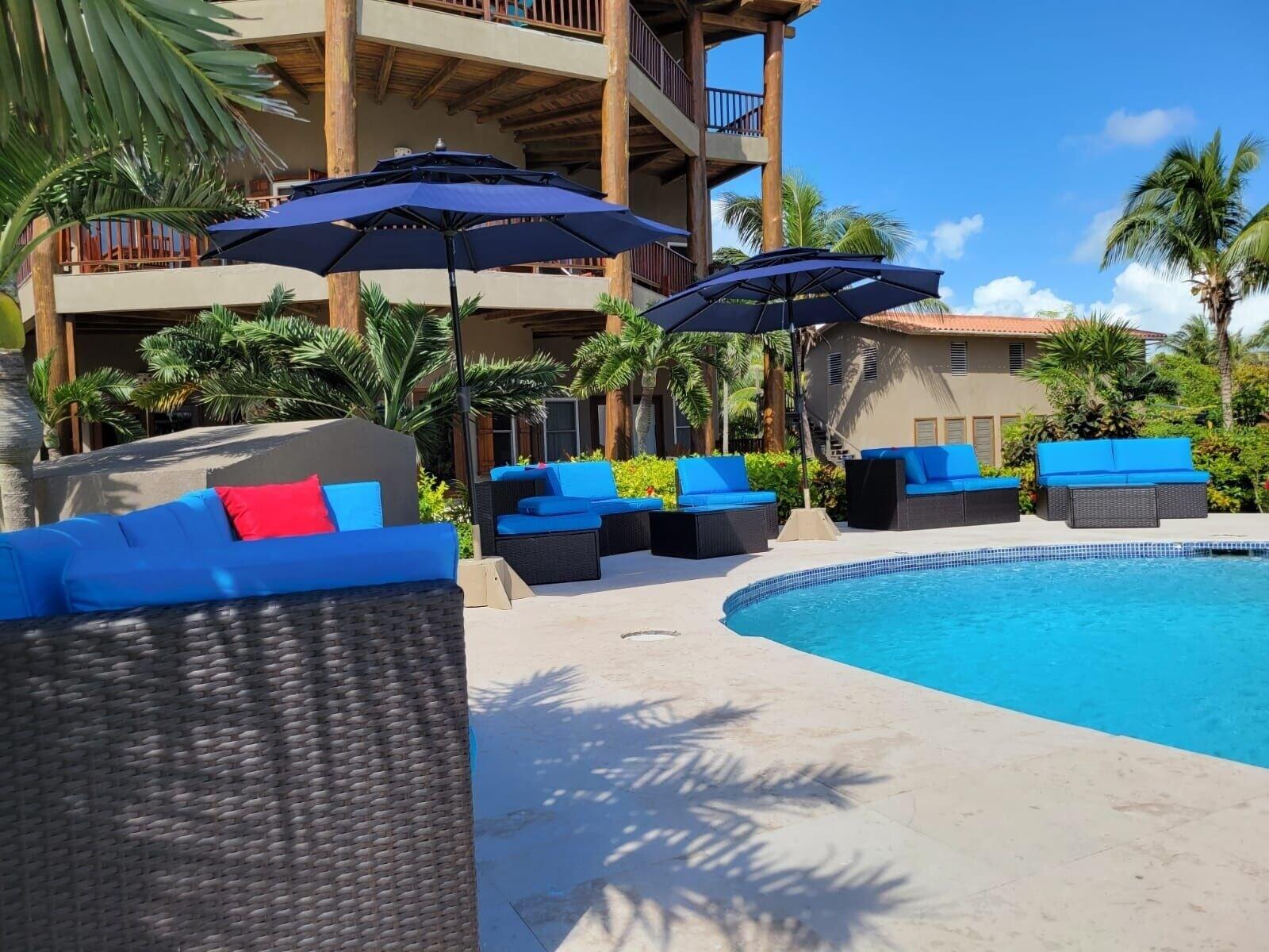 Vista Piscina Indigo Belize 4B 3 Bedroom Condo by RedAwning