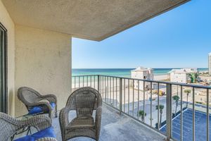 Renta Vacacional - Regency Towers PCB Condo: Beach Access & 2 Pools