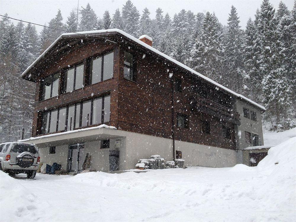 Varios Karolinka Guest House
