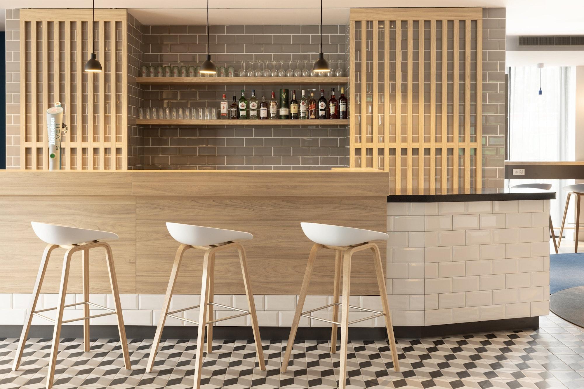 Bar/Salón Holiday Inn Express and Suites Deventer by IHG