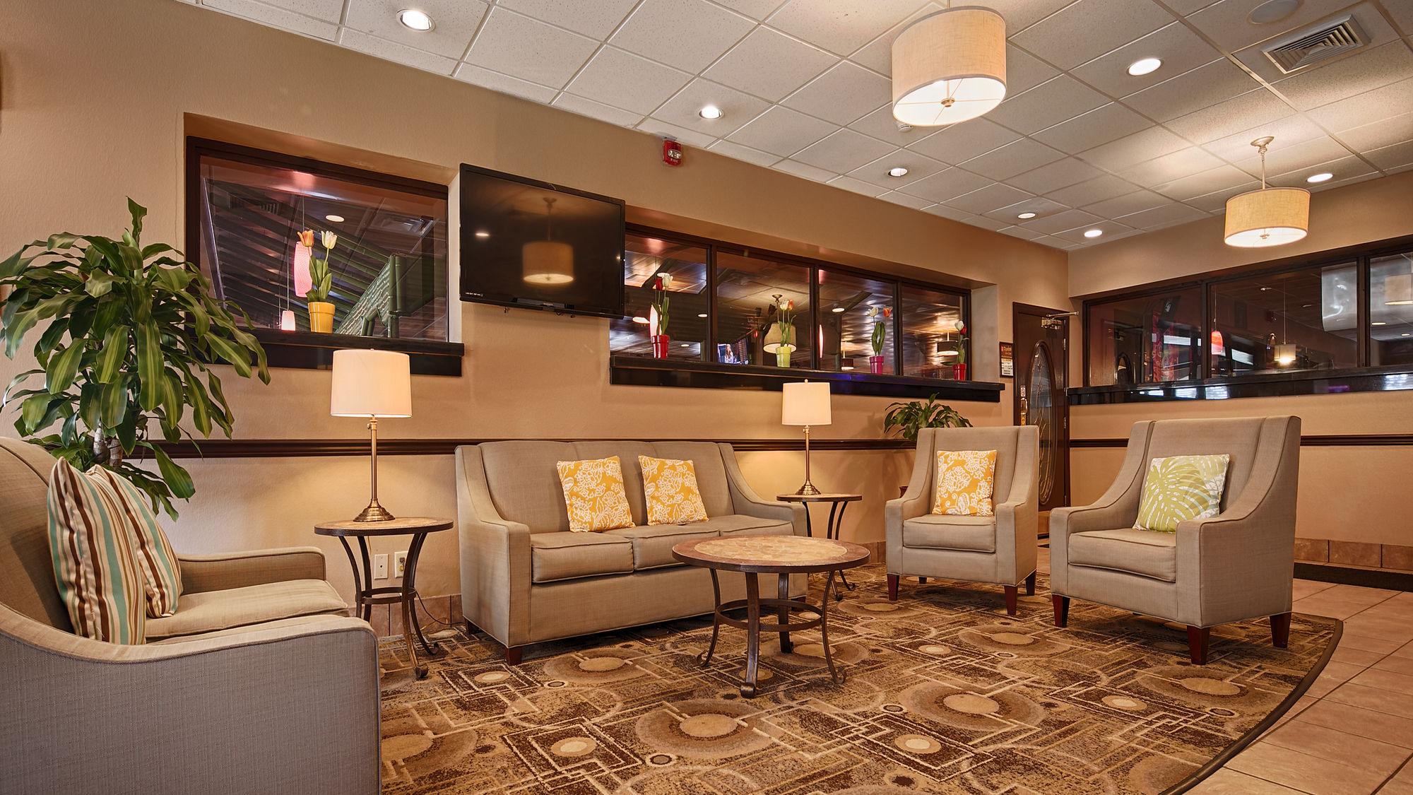 Vista Lobby Days Inn & Suites by Wyndham Johnson City