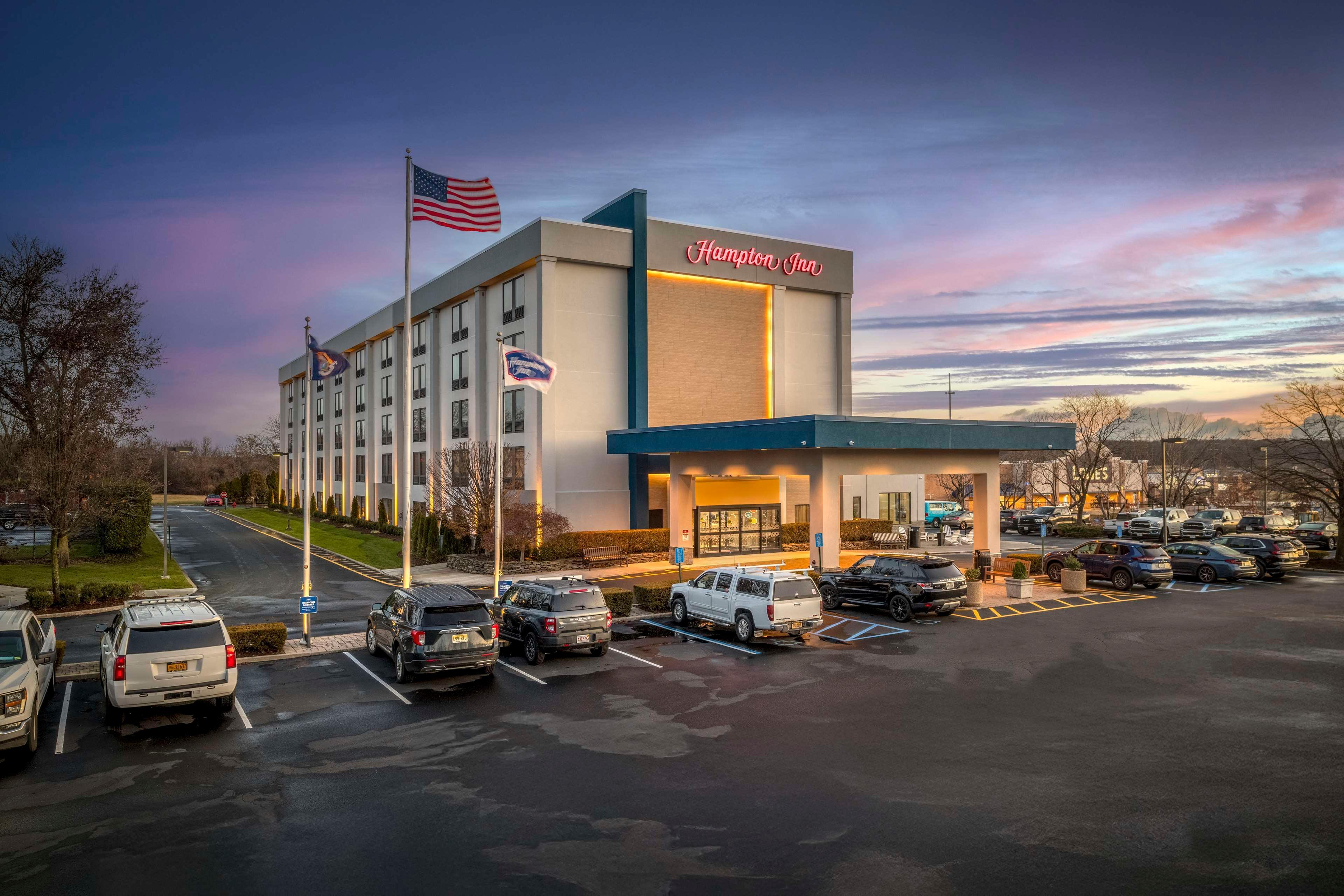 Vista Exterior Hampton Inn Long Island / Commack