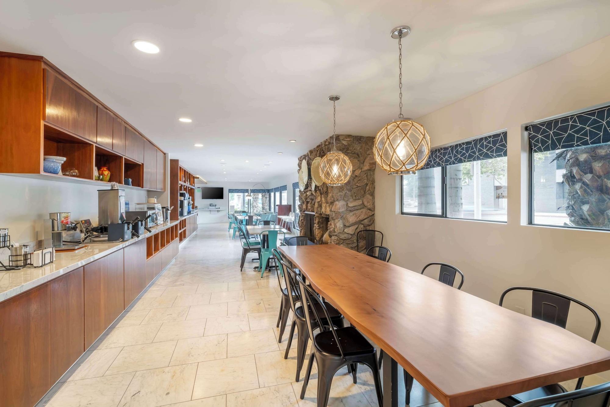 Restaurant Best Western at Ventura Pier