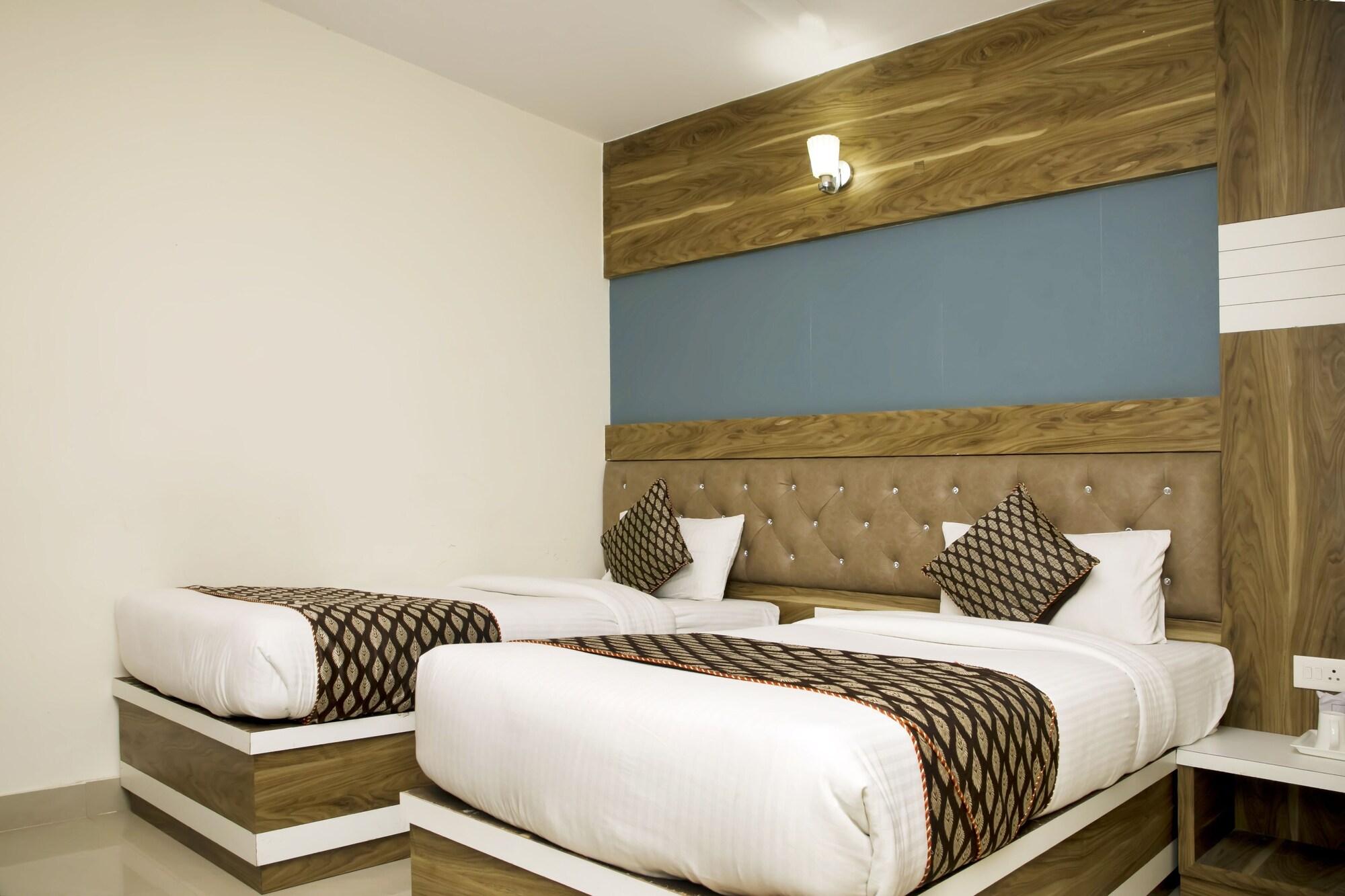Varios Hotel Ganges Grand
