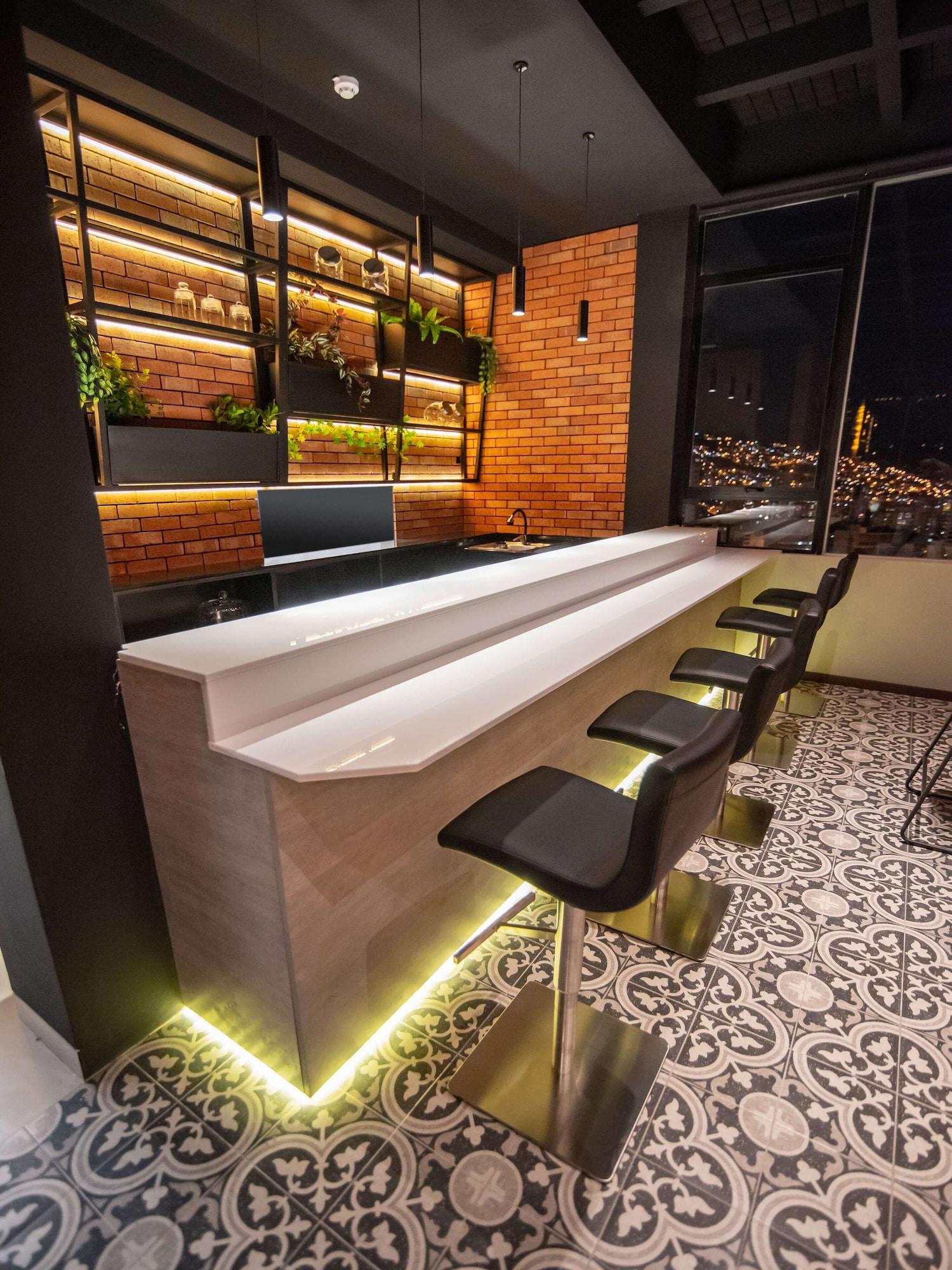 Bar/Salón Mitru Express