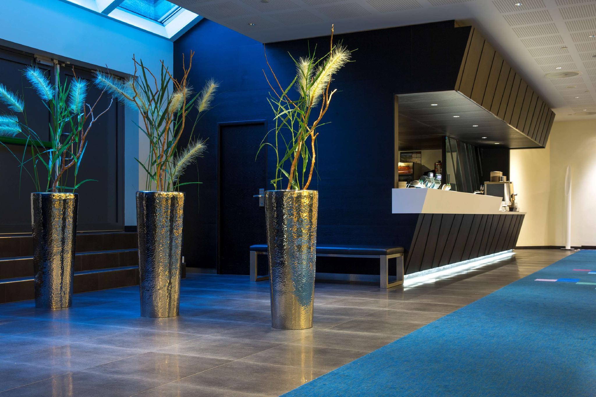 Vista Lobby Plaka Hotel