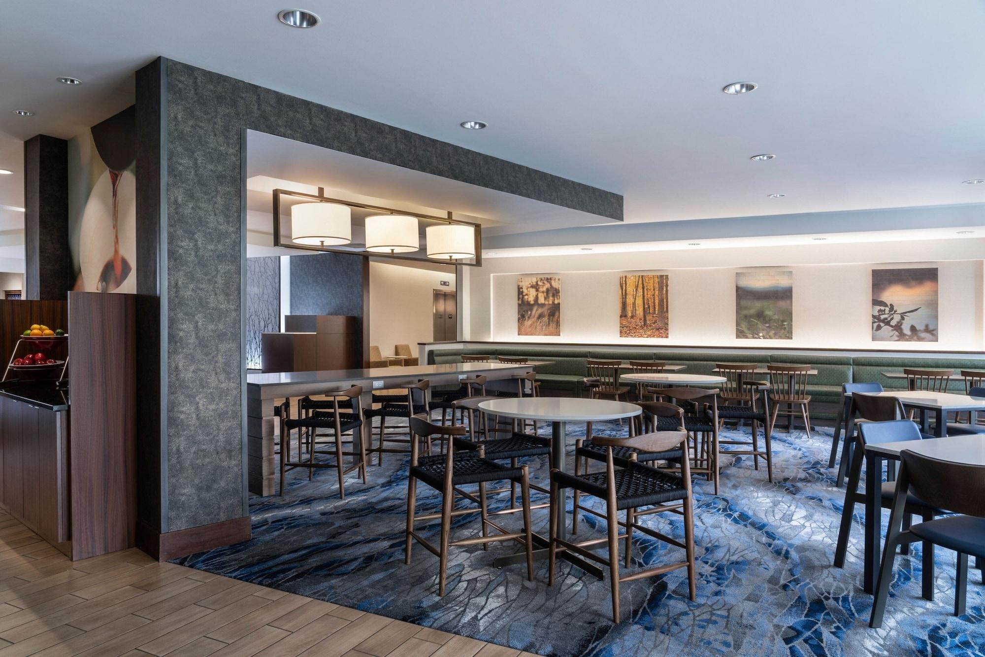 Restaurant Fairfield Inn & Suites Akron Fairlawn