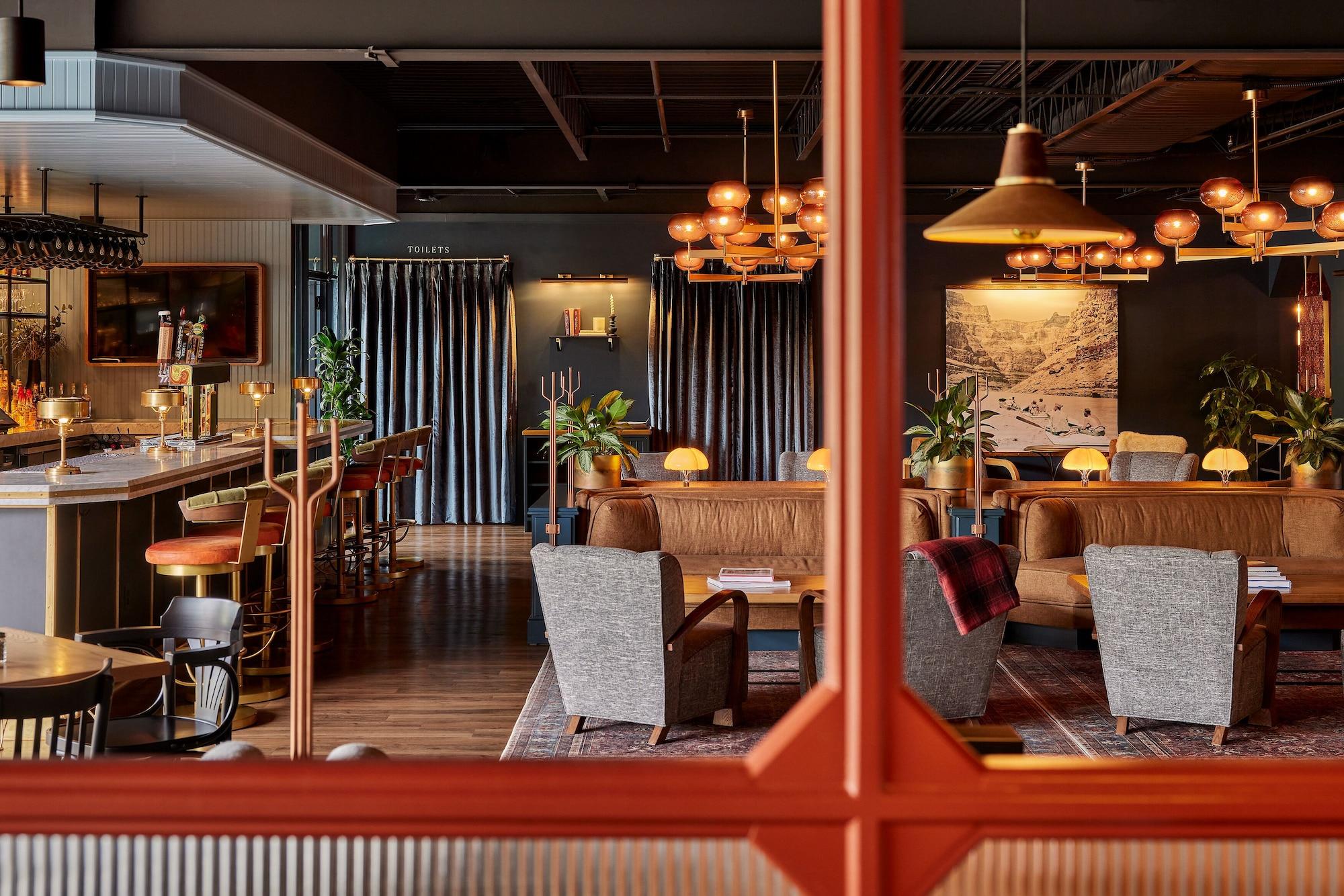 Restaurant High Country Motor Lodge – Near NAU/Downtown