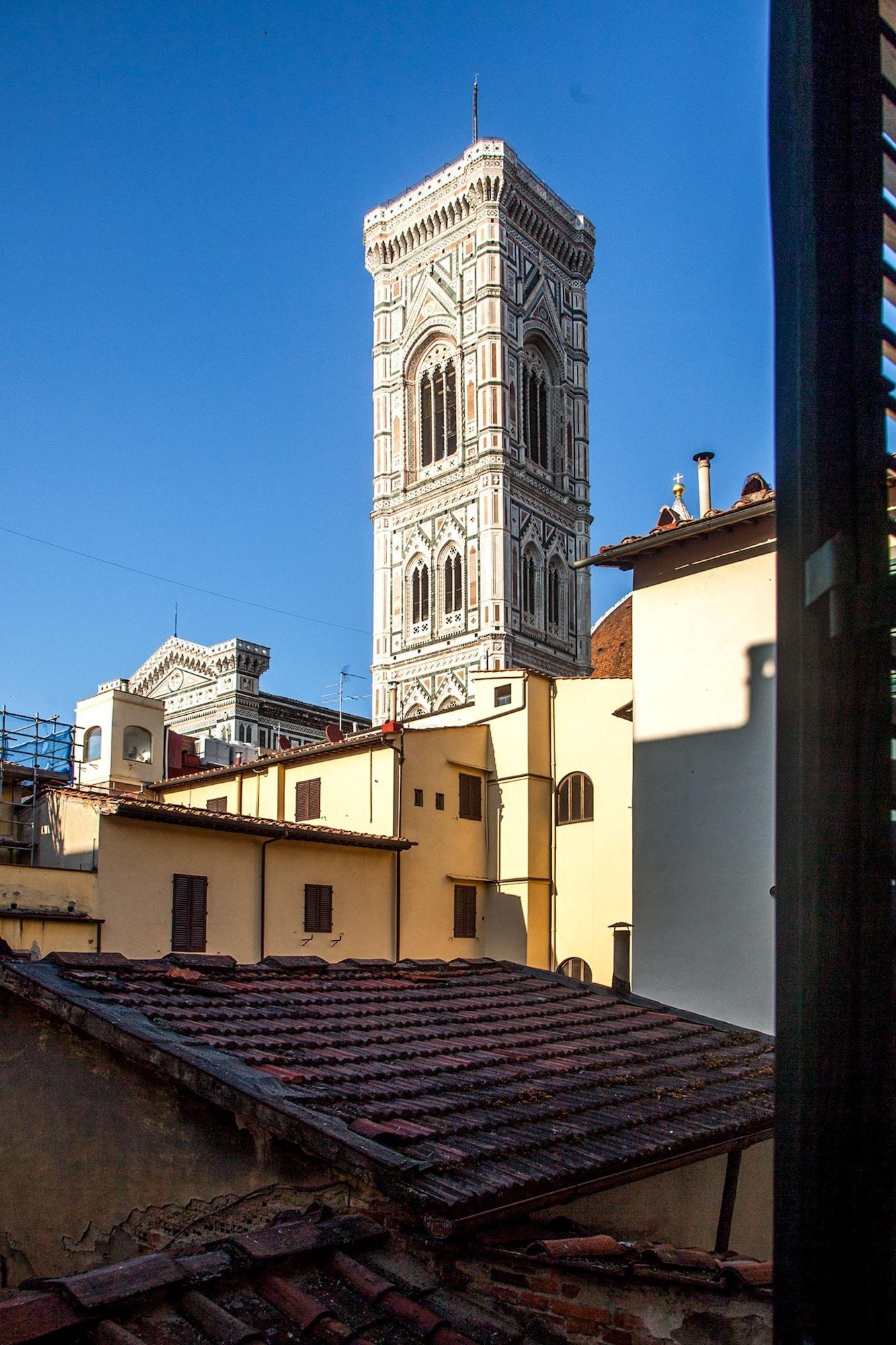 Varios Hotel Costantini