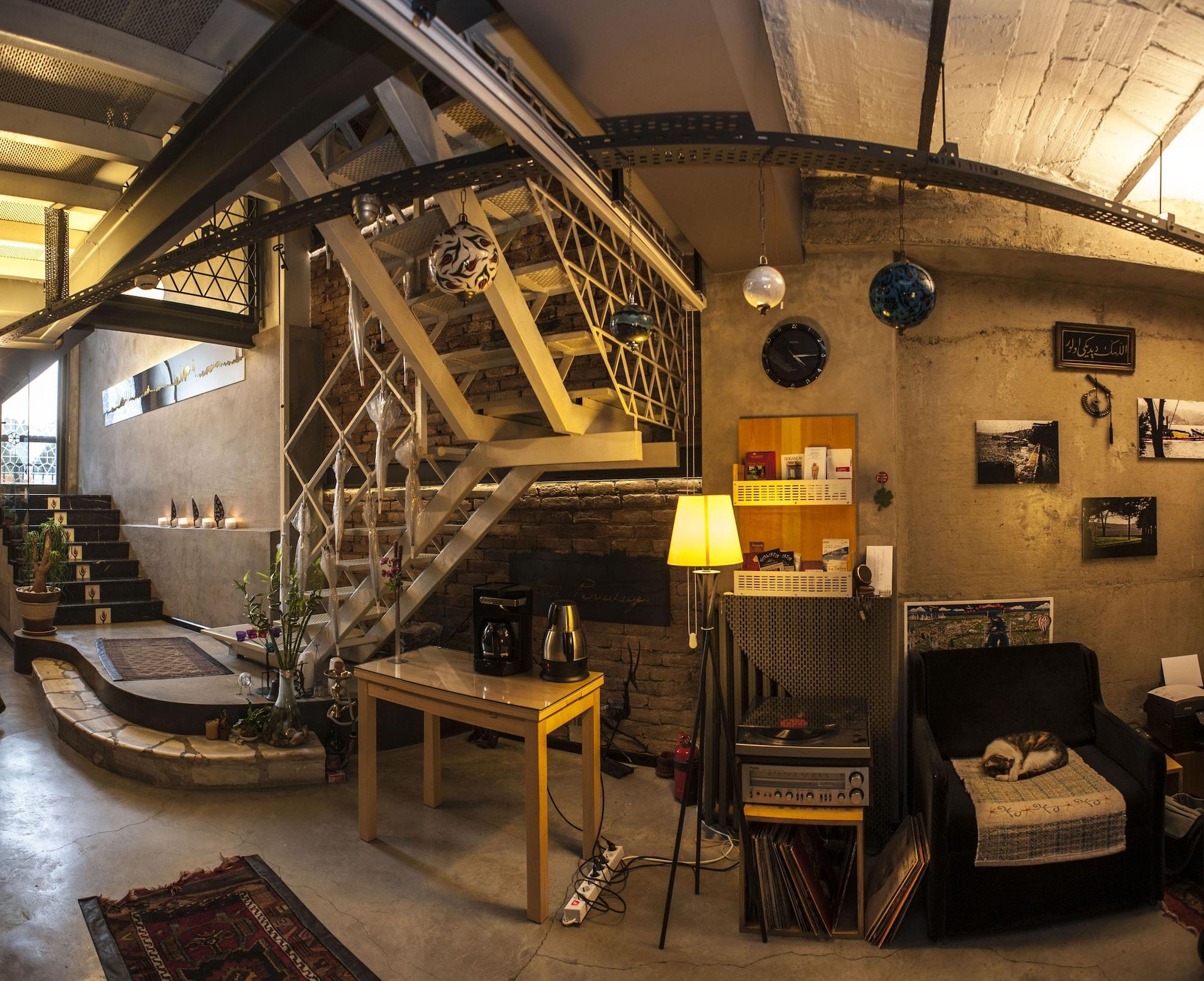 Vista Lobby Peradays