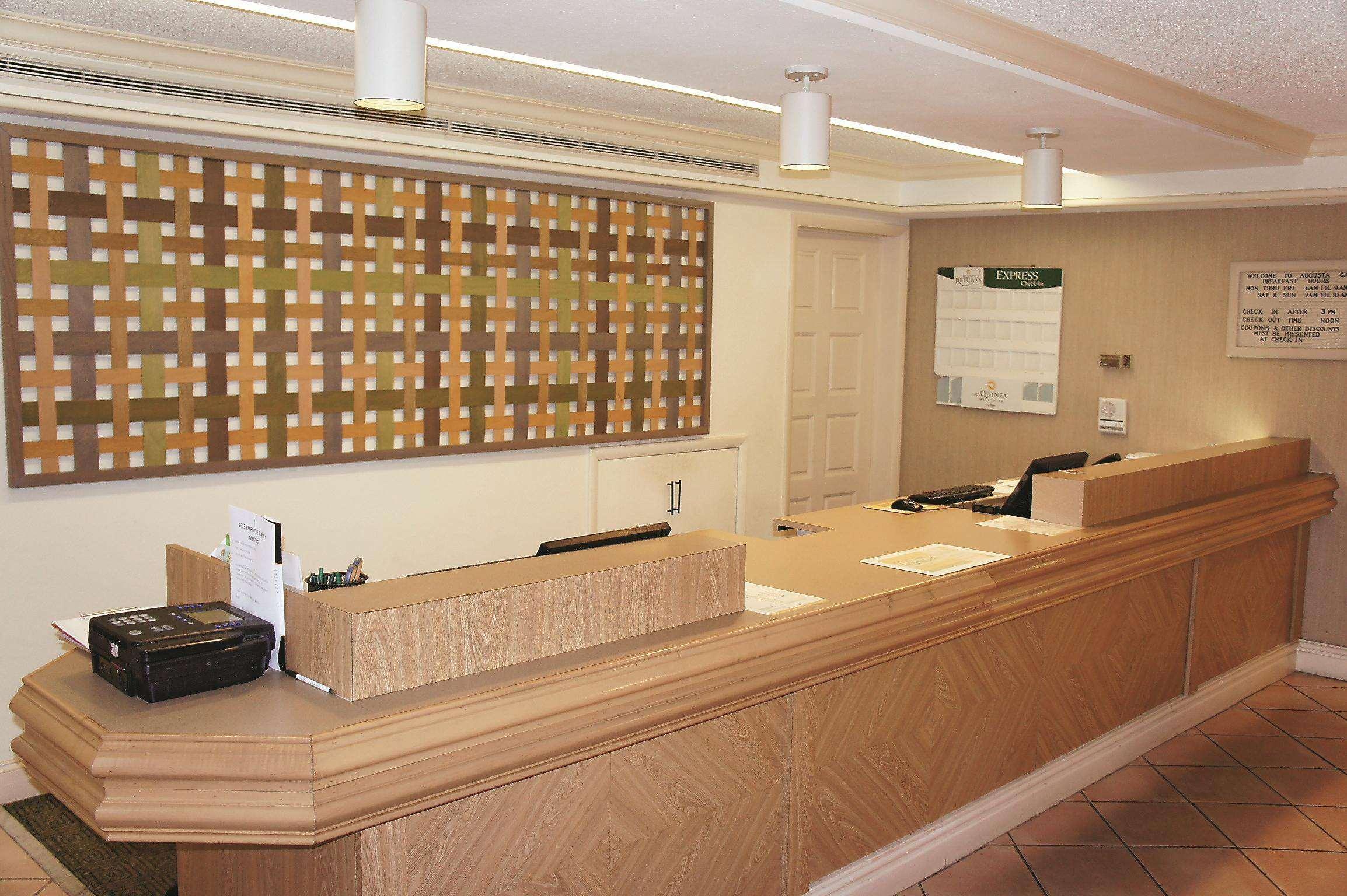 Vista Lobby Econo Lodge Augusta North - Washington Road