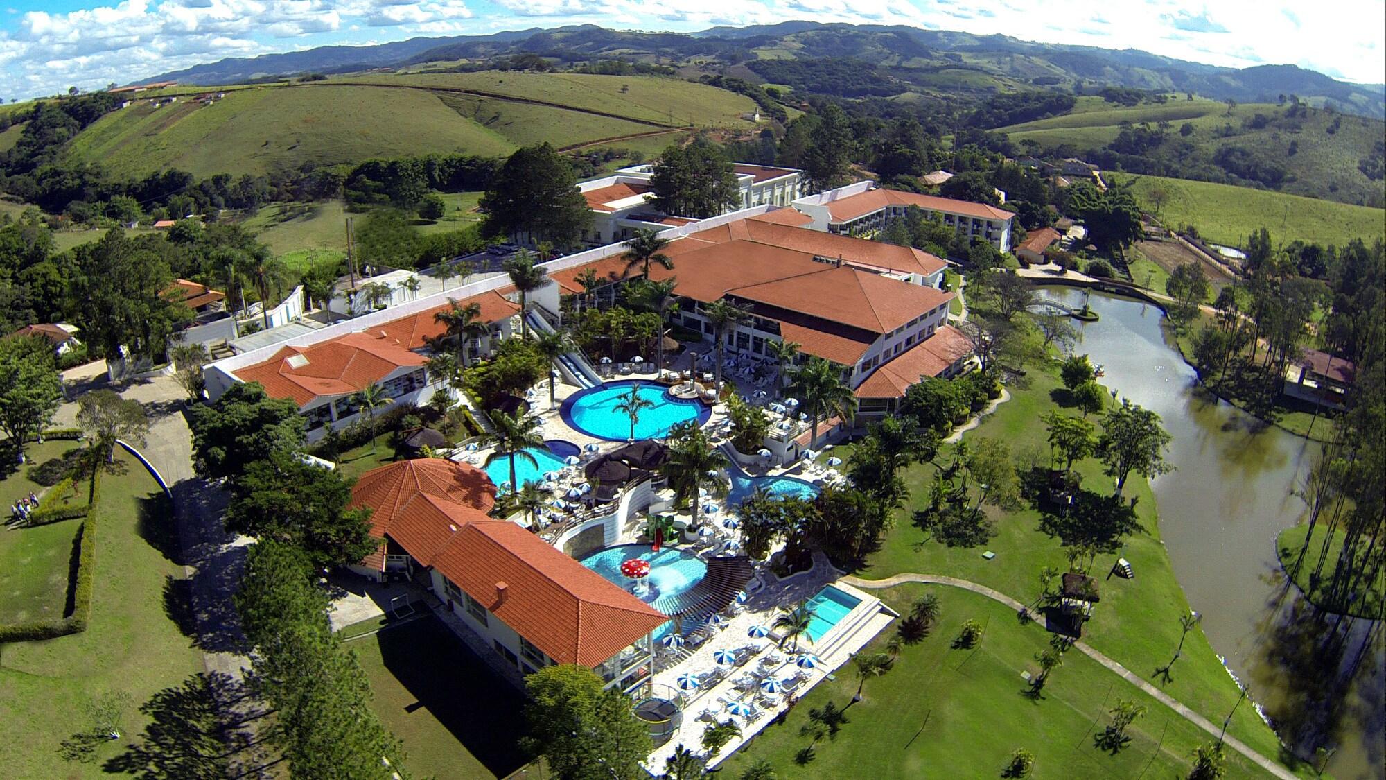 Vista Exterior Vale Suiço Resort
