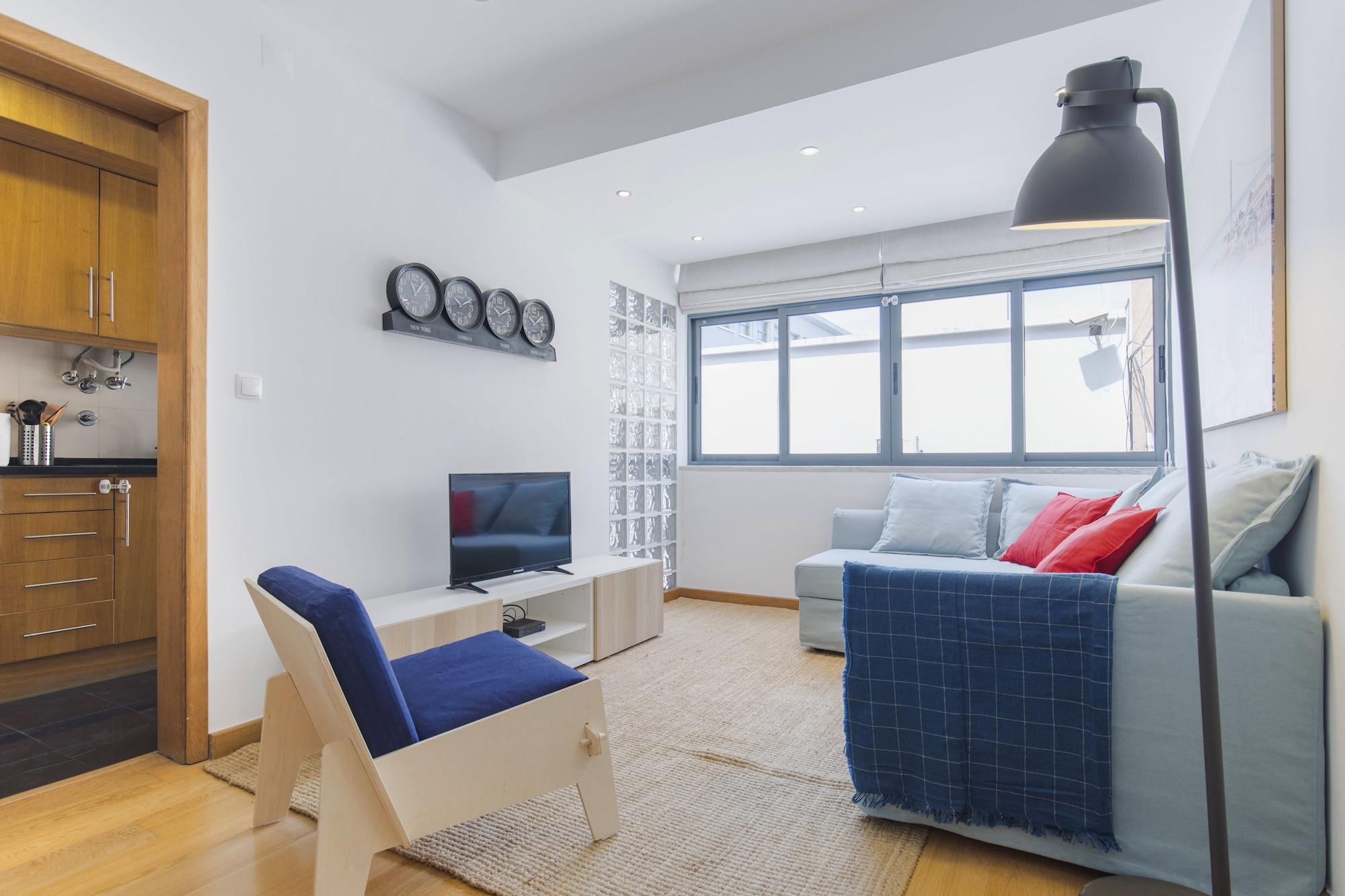 Varios Cozy Apartment In Estefania