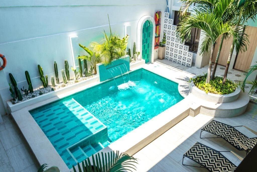 Varios Casana Rosa Hotel