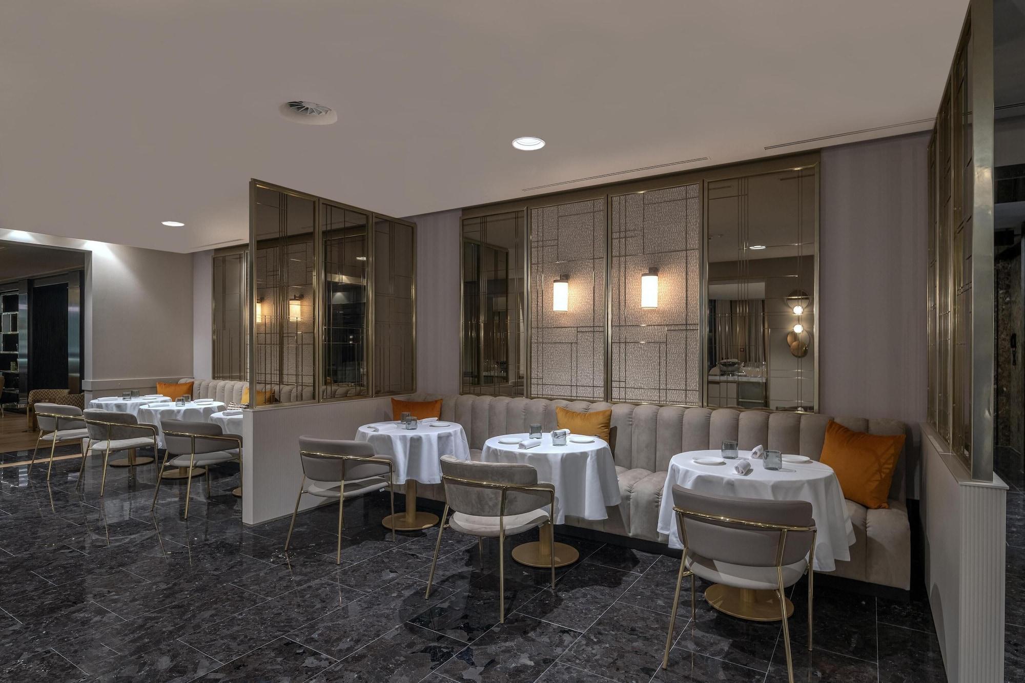 Restaurant Hilton Turin Centre