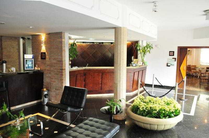 Vista Lobby Oasis Plaza