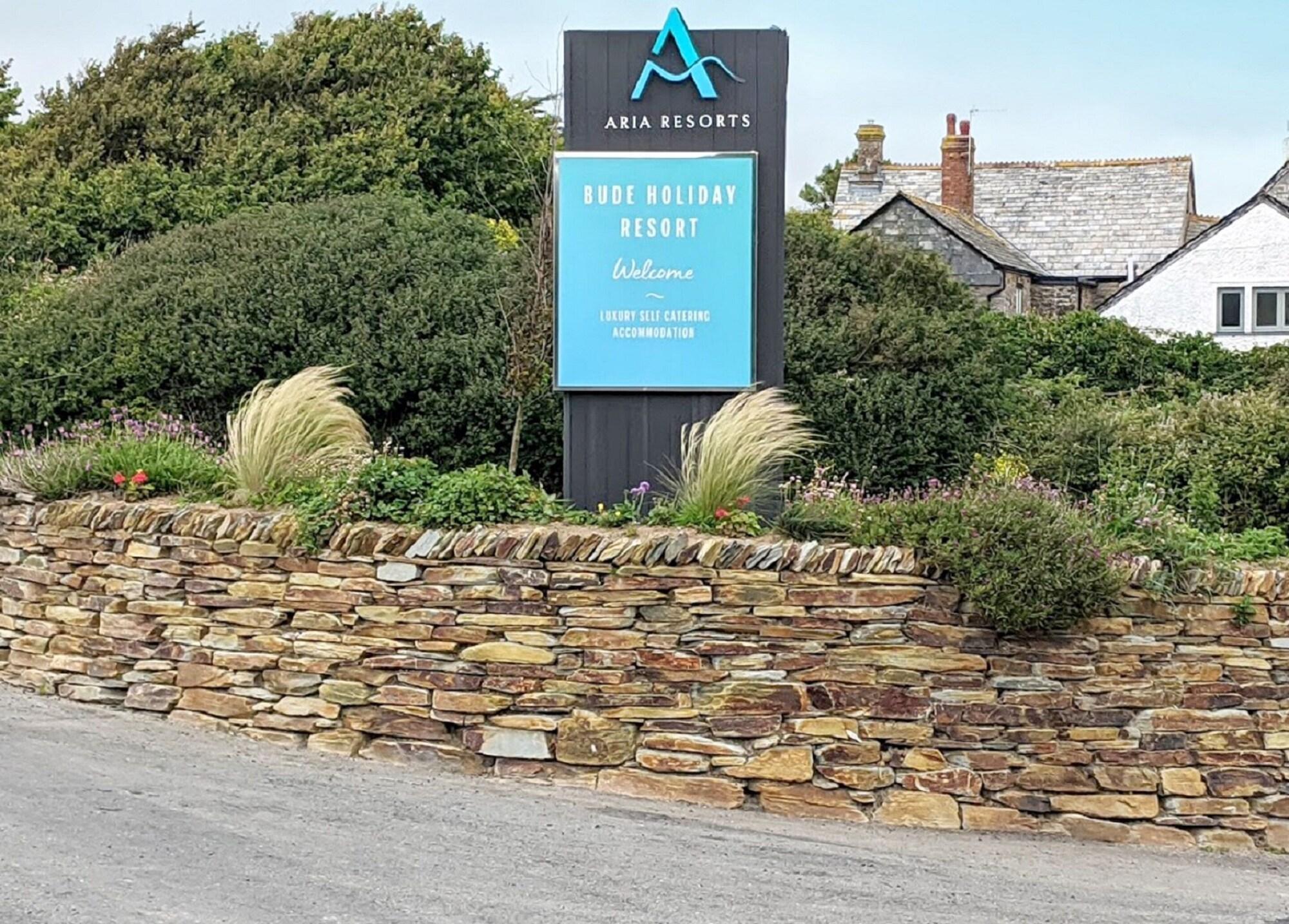 Vista Exterior Bude Holiday Resorts by Away Resorts