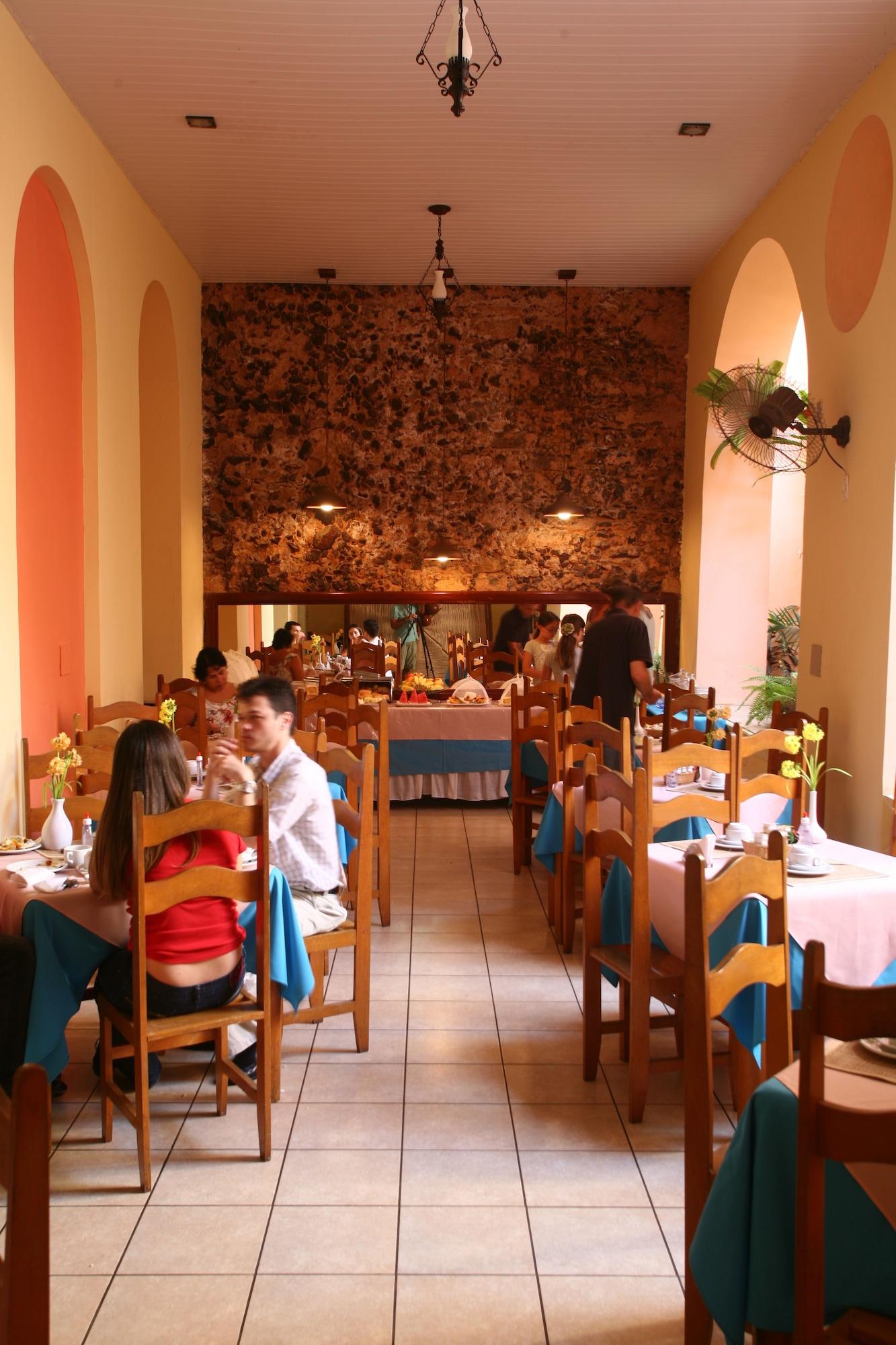 Bar/Salón Hotel Pousada Colonial
