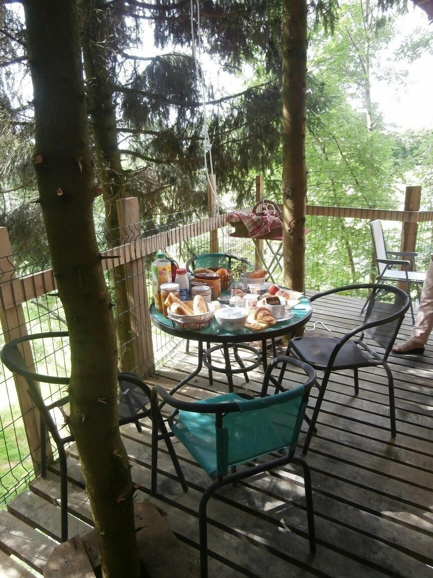 Equipamiento de Habitación Cabane dans les Arbres - Tree House