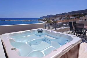 Alquiler Vacacional - Beachfront Ela Luxury Stay With Jacuzzi Views
