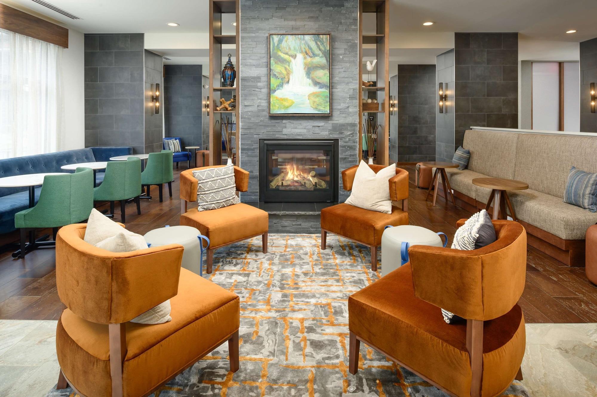 Vista Lobby Hampton Inn Blue Ridge