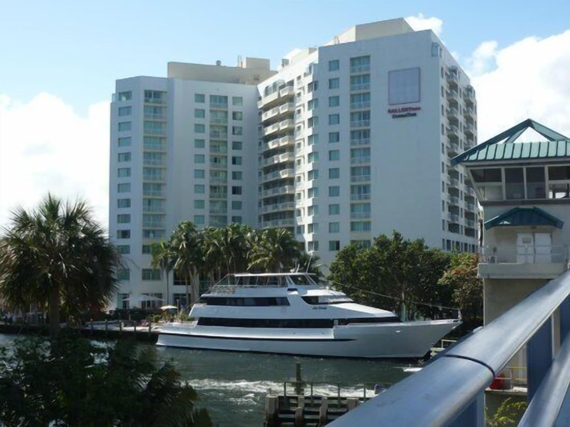 Vista Exterior Gallery One Private Condos