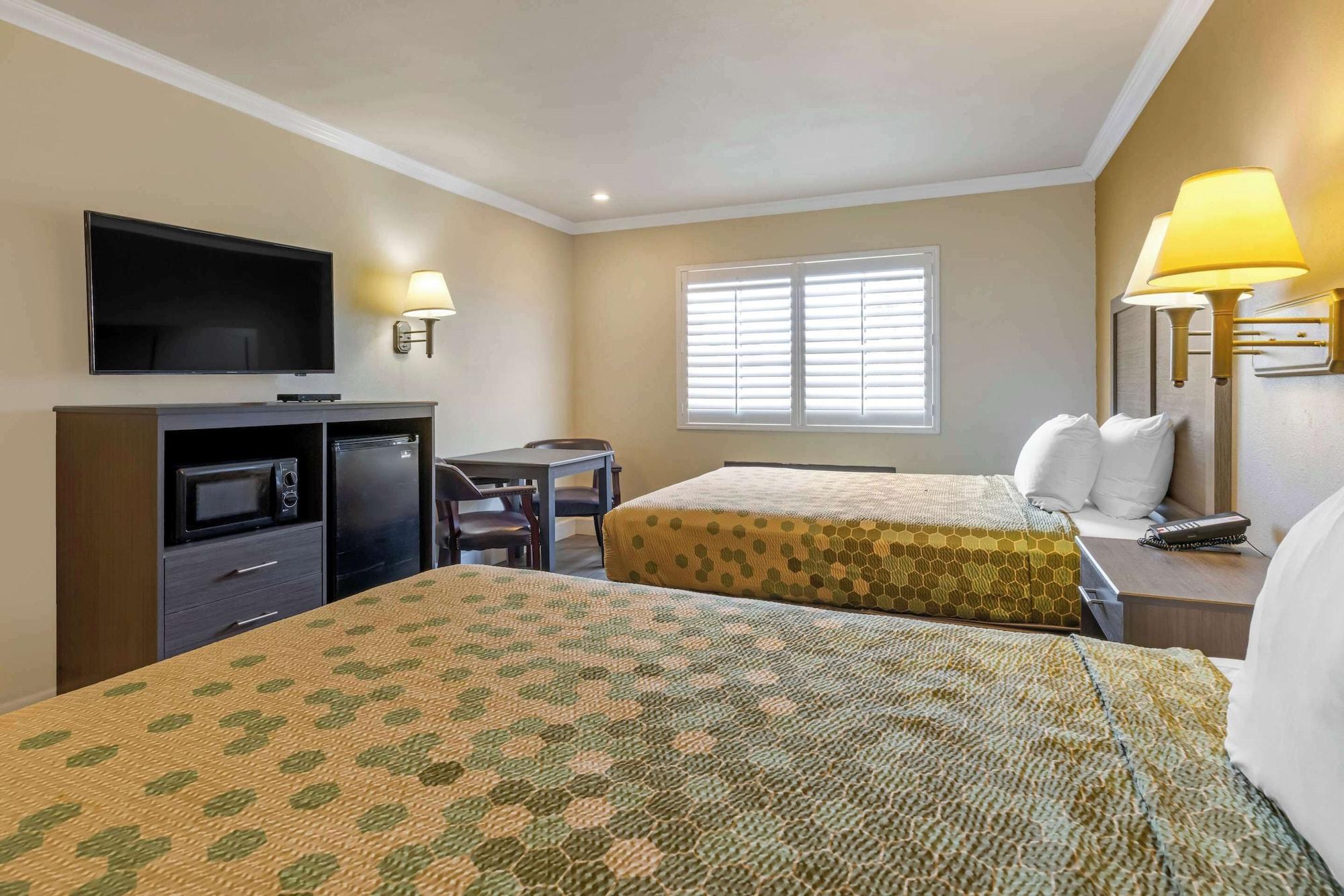 Habitación Econo Lodge Moreno Valley