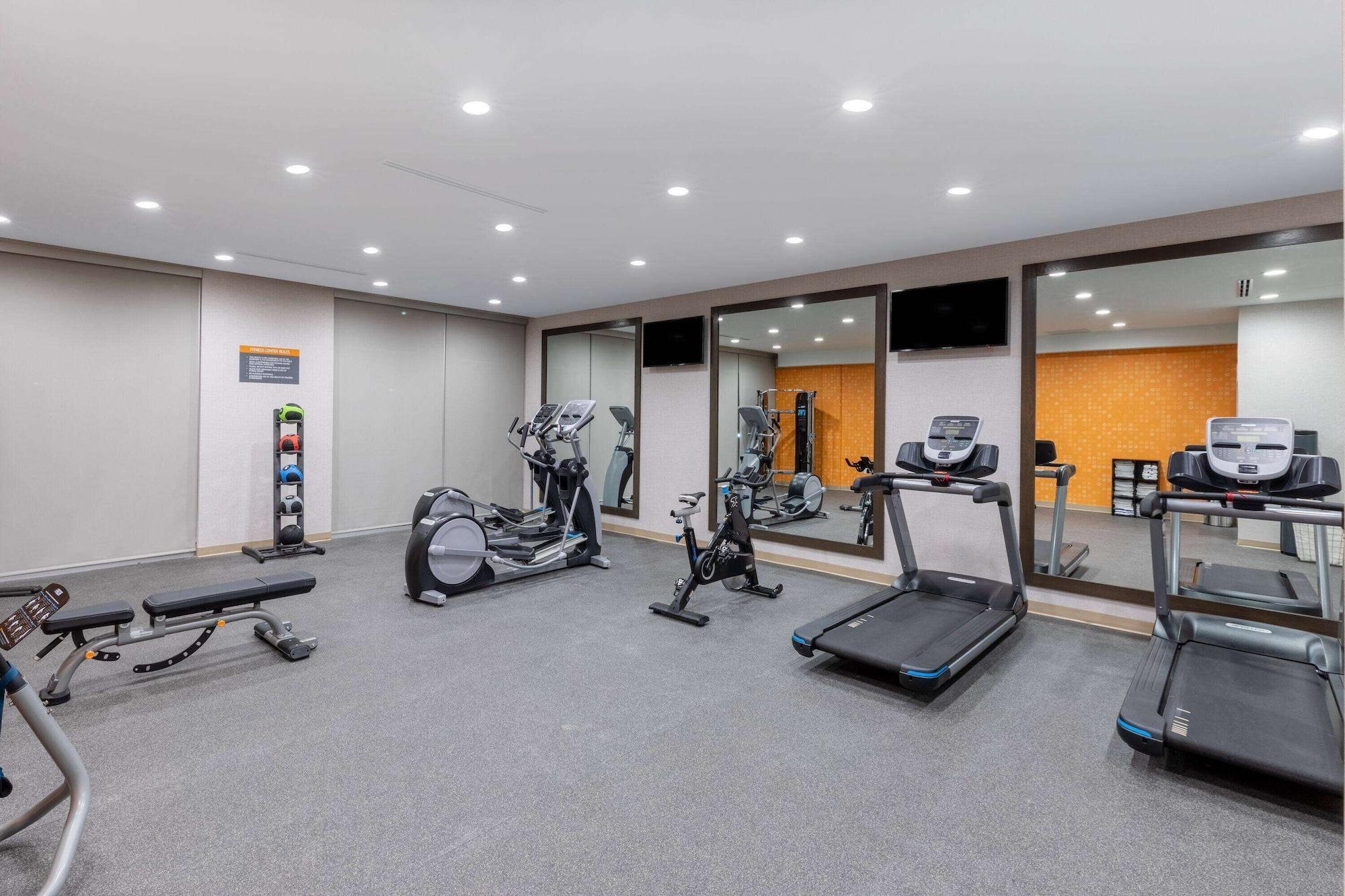 Gimnasio La Quinta Inn & Suites by Wyndham Round Rock near Kalahari