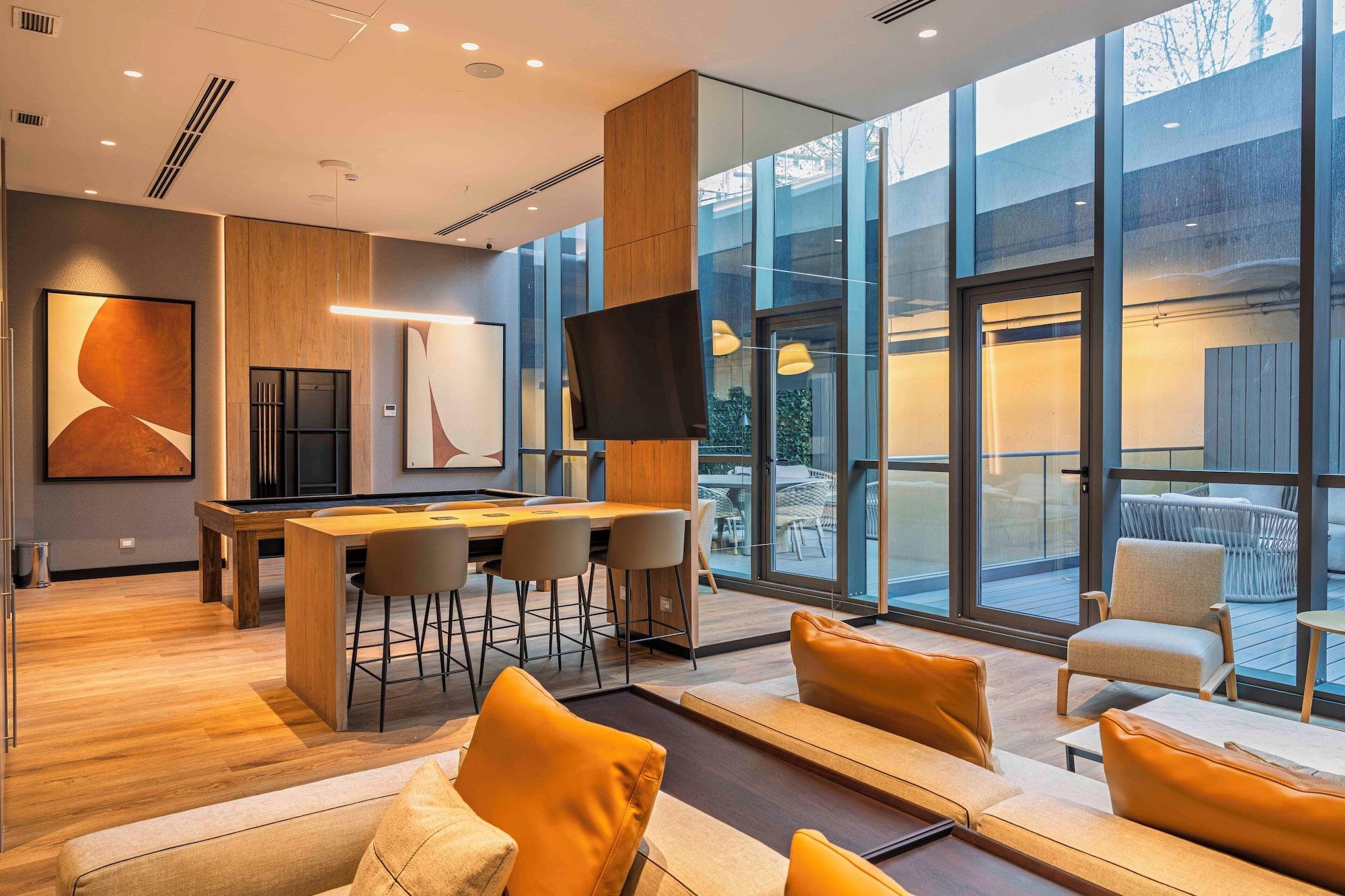 Vista Lobby Spot Suites