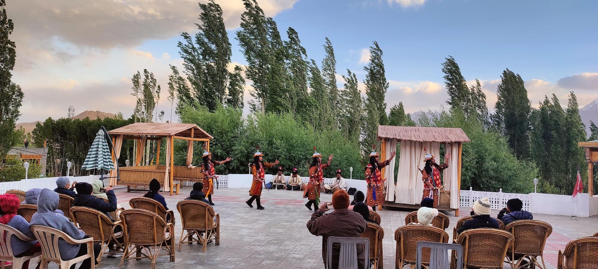 Vista Exterior Cho Palace